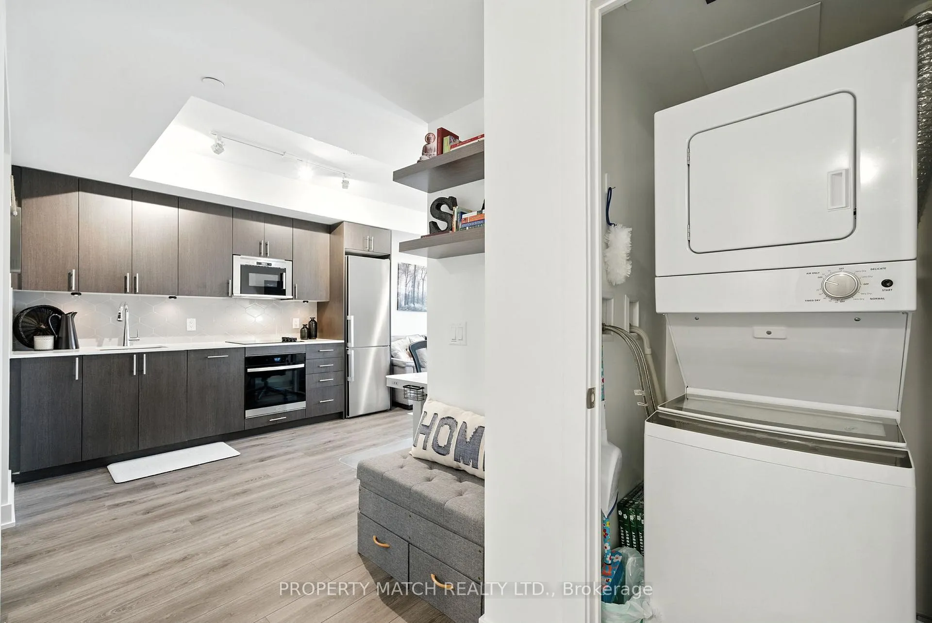 Photo 15 of Unit 802, 2545 Simcoe Street N, Oshawa, Windfields — HOMEH