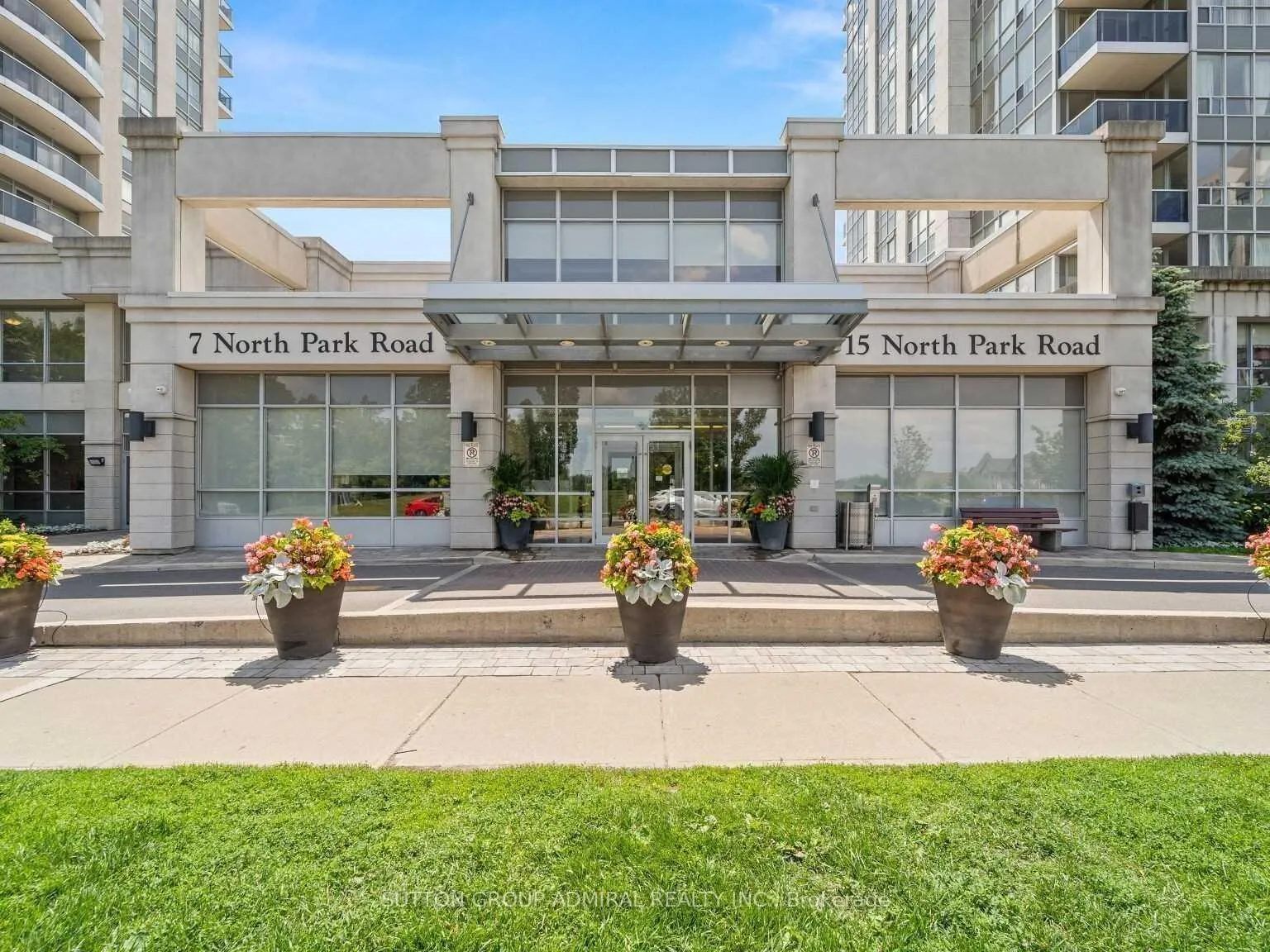 Photo 2 of Unit 704, 15 North Park Road, Vaughan, Beverley Glen — HOMEH