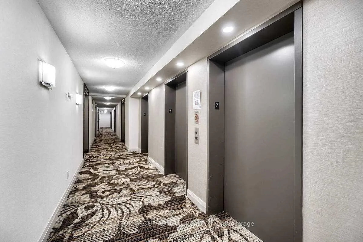Photo 4 of Unit 704, 15 North Park Road, Vaughan, Beverley Glen — HOMEH