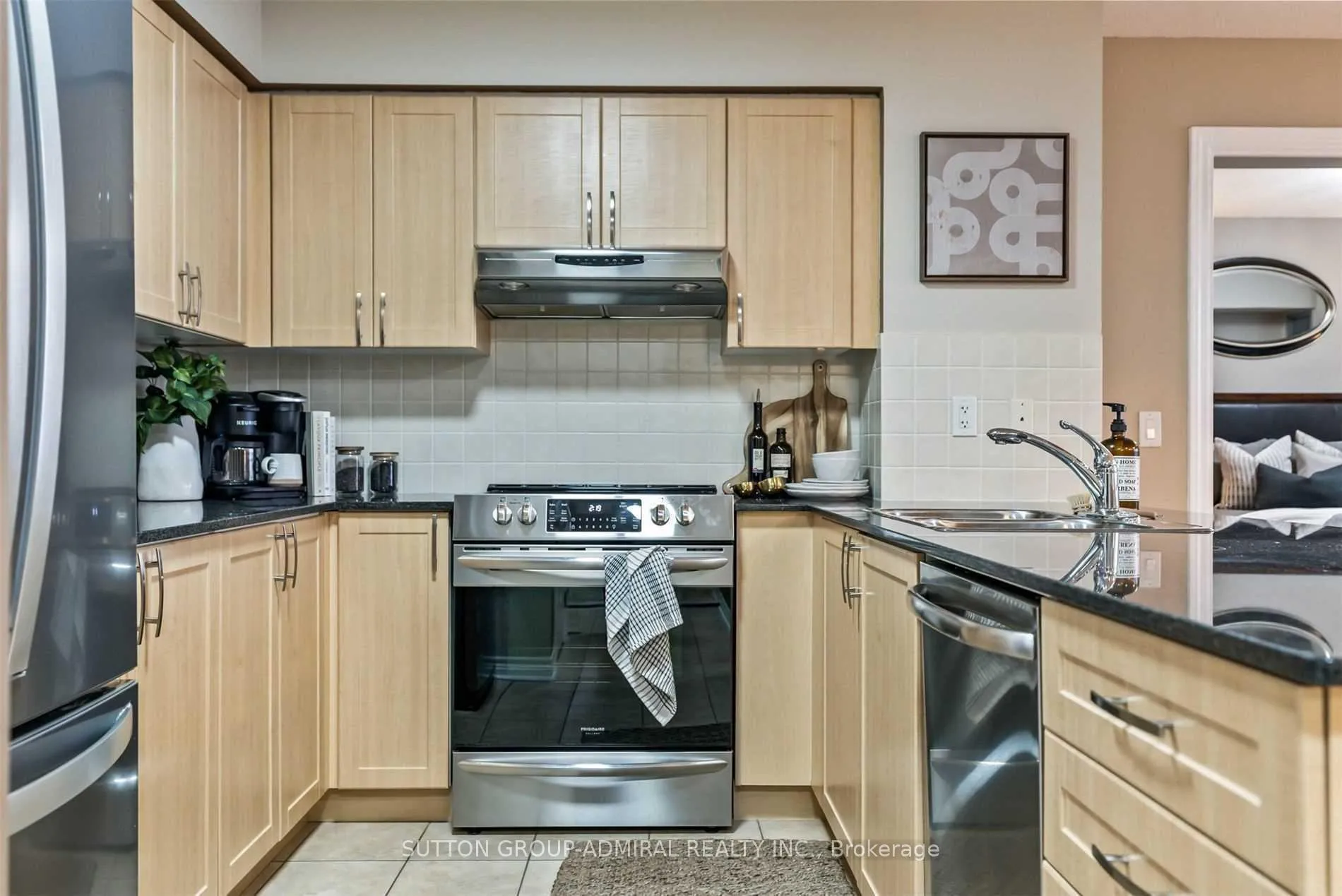 Photo 8 of Unit 704, 15 North Park Road, Vaughan, Beverley Glen — HOMEH