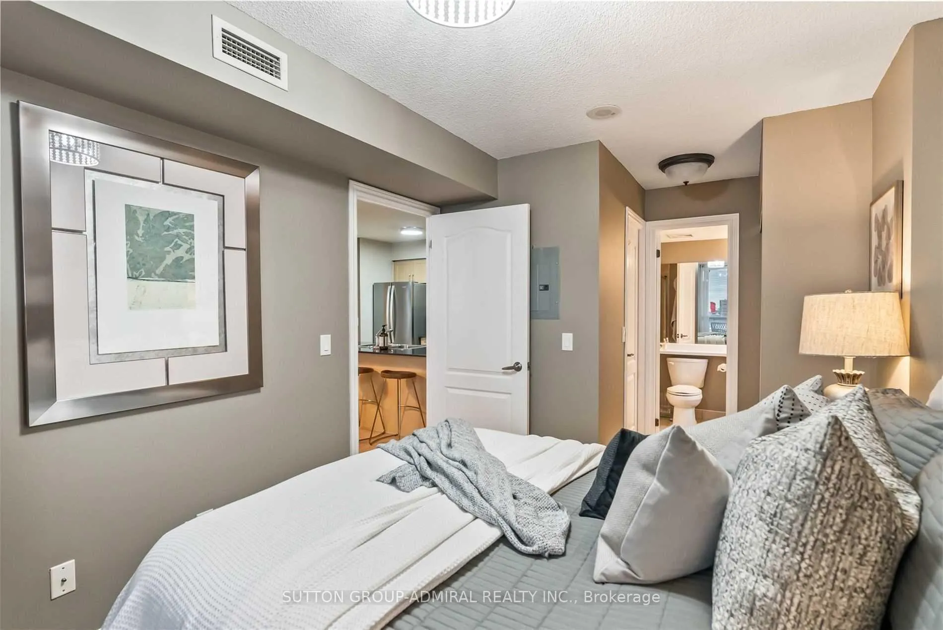 Photo 27 of Unit 704, 15 North Park Road, Vaughan, Beverley Glen — HOMEH