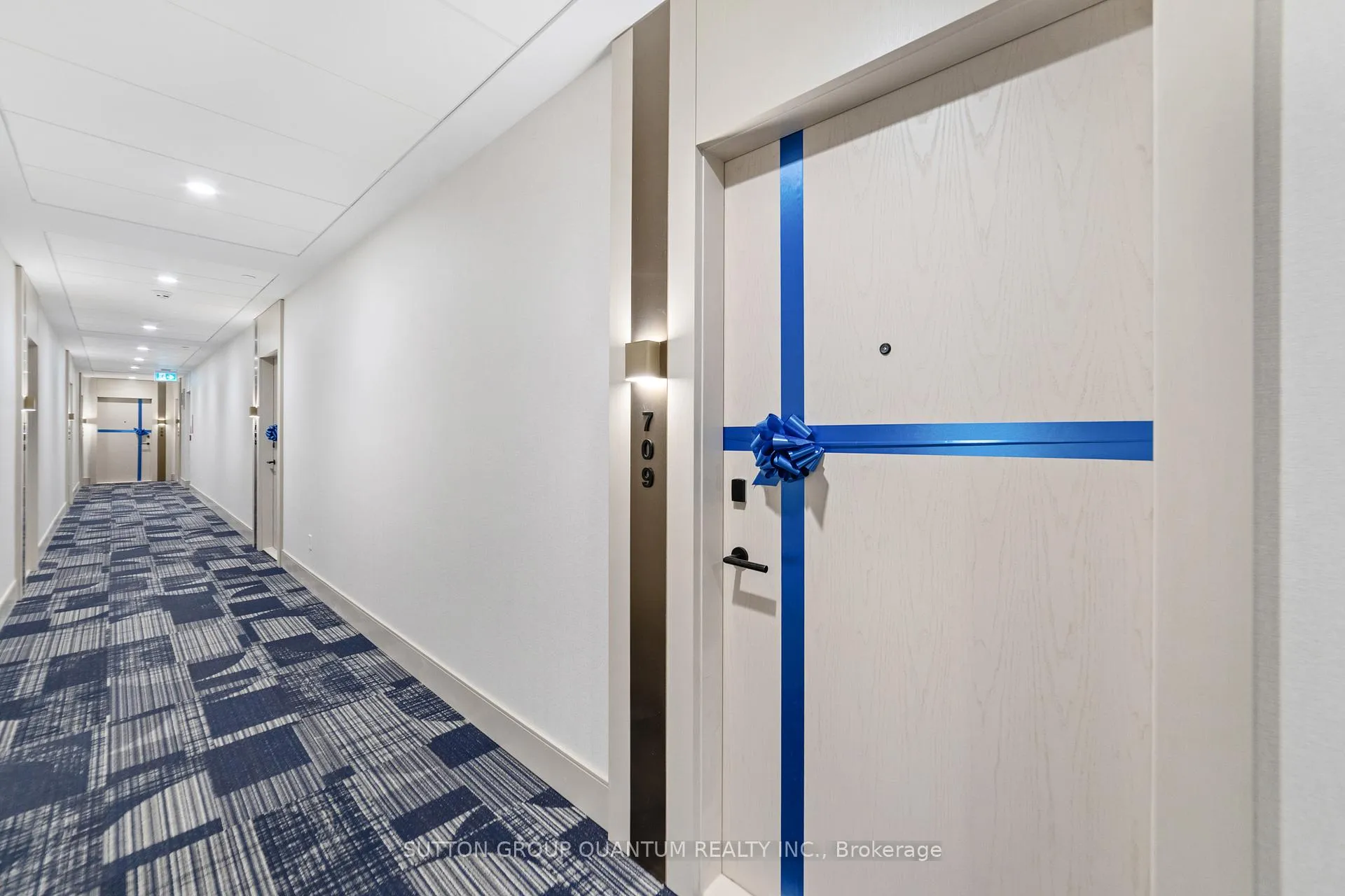 Photo 5 of Unit 709, 3006 William Cutmore Boulevard, Oakville, Joshua Meadows — HOMEH
