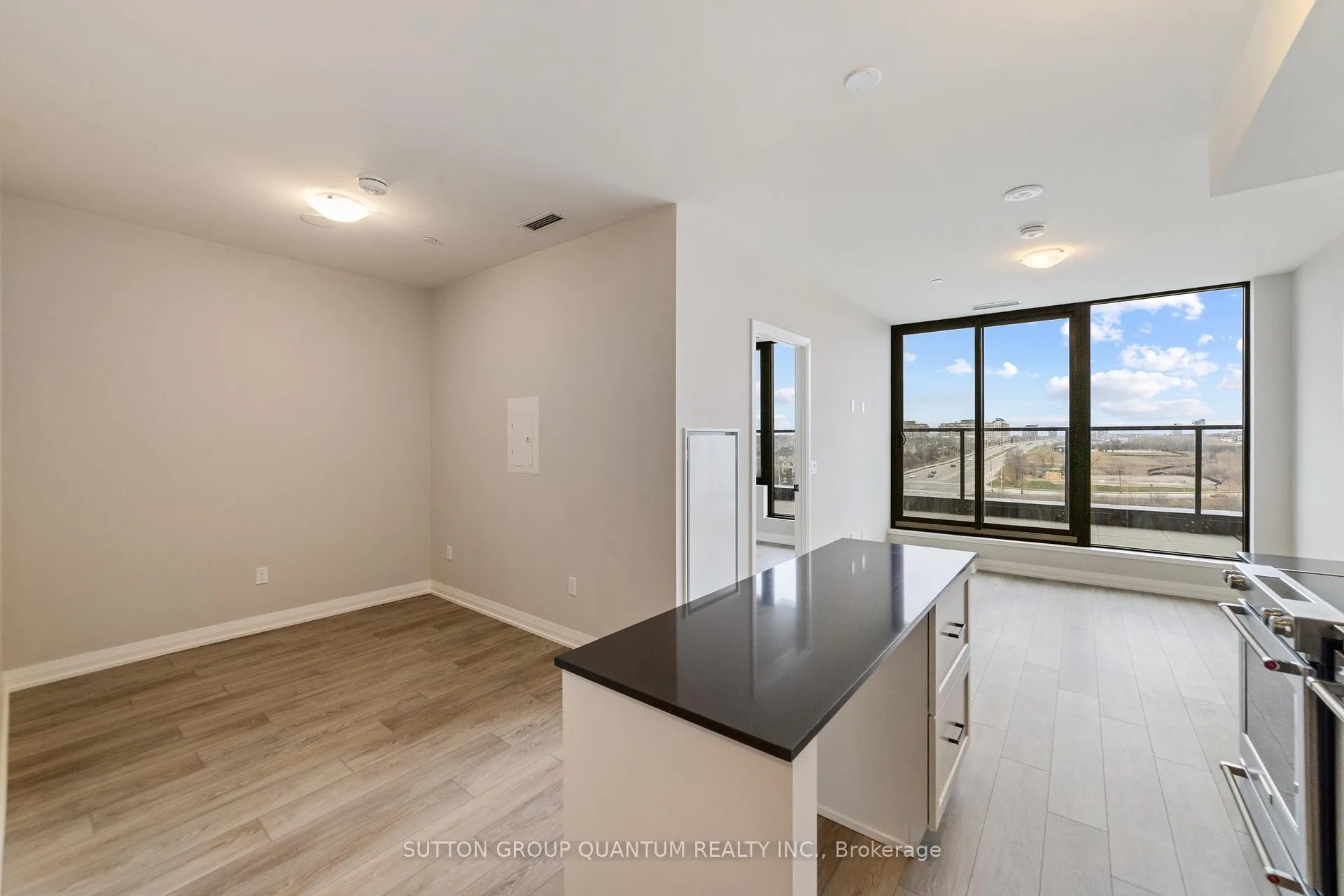 Photo 7 of Unit 709, 3006 William Cutmore Boulevard, Oakville, Joshua Meadows — HOMEH