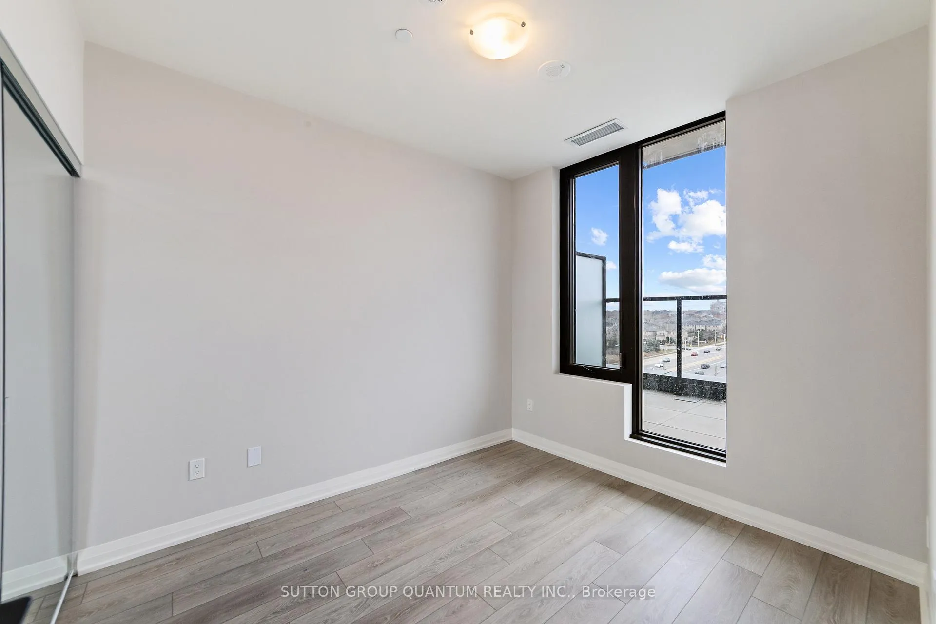 Photo 14 of Unit 709, 3006 William Cutmore Boulevard, Oakville, Joshua Meadows — HOMEH