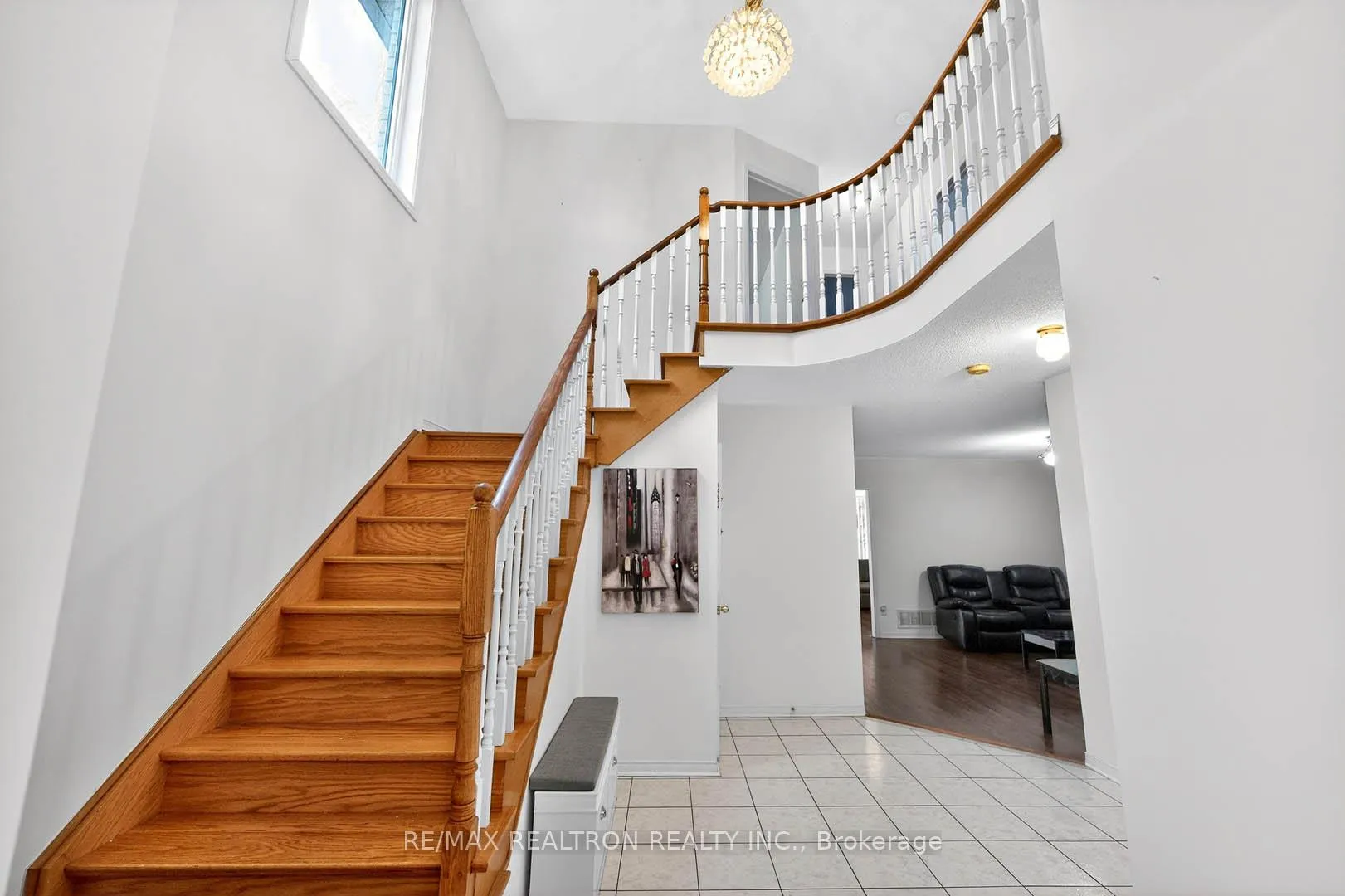 Photo 5 of 16 Pacific Wind Crescent, Brampton, Sandringham-Wellington — HOMEH