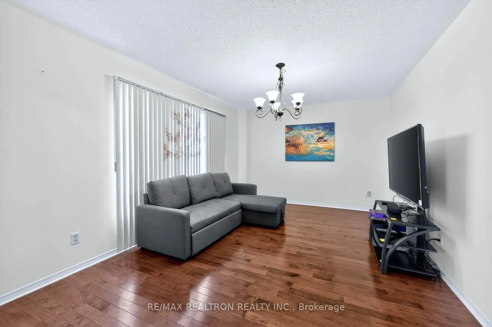 Photo 10 of 16 Pacific Wind Crescent, Brampton, Sandringham-Wellington — HOMEH