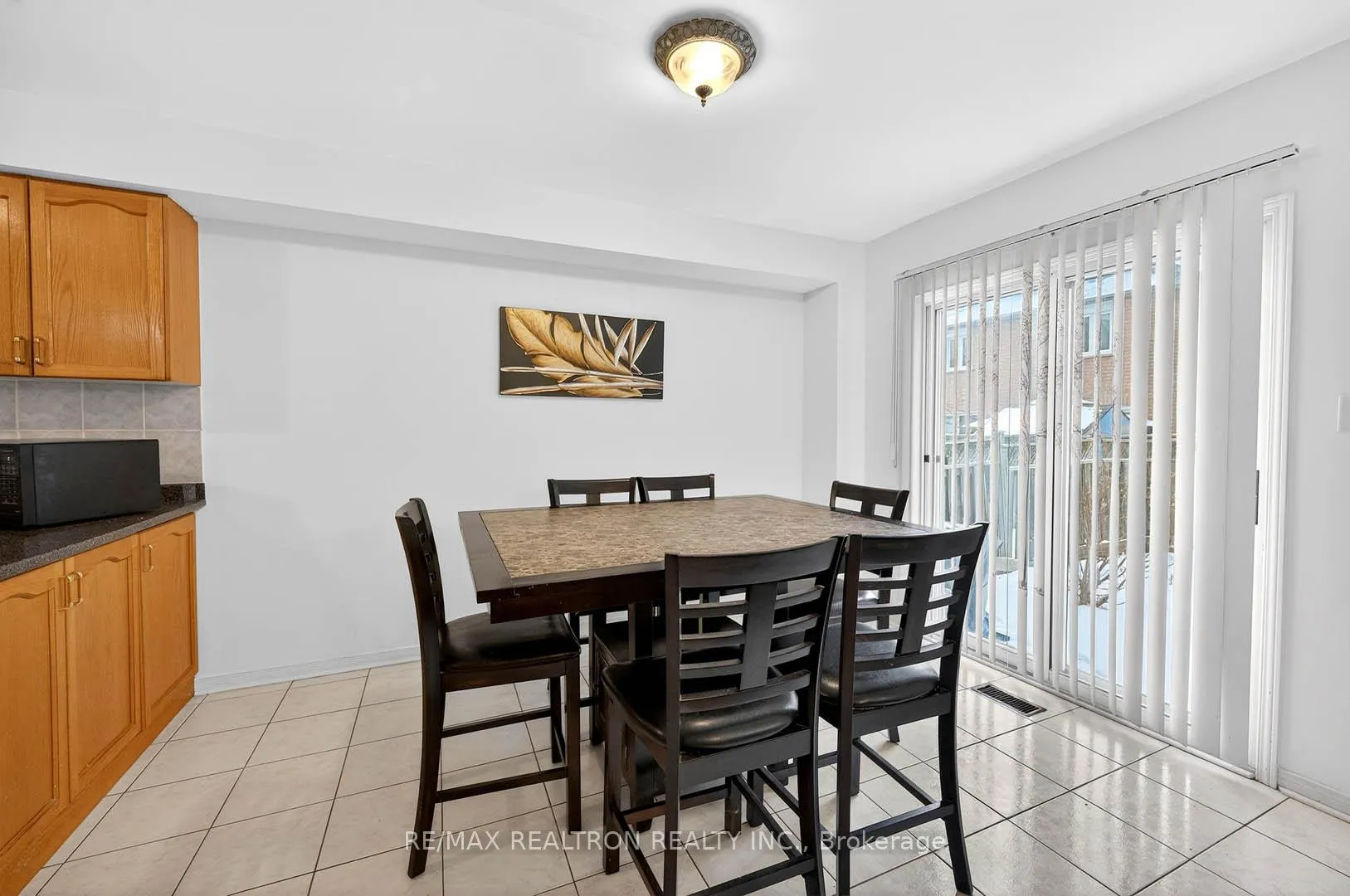 Photo 13 of 16 Pacific Wind Crescent, Brampton, Sandringham-Wellington — HOMEH