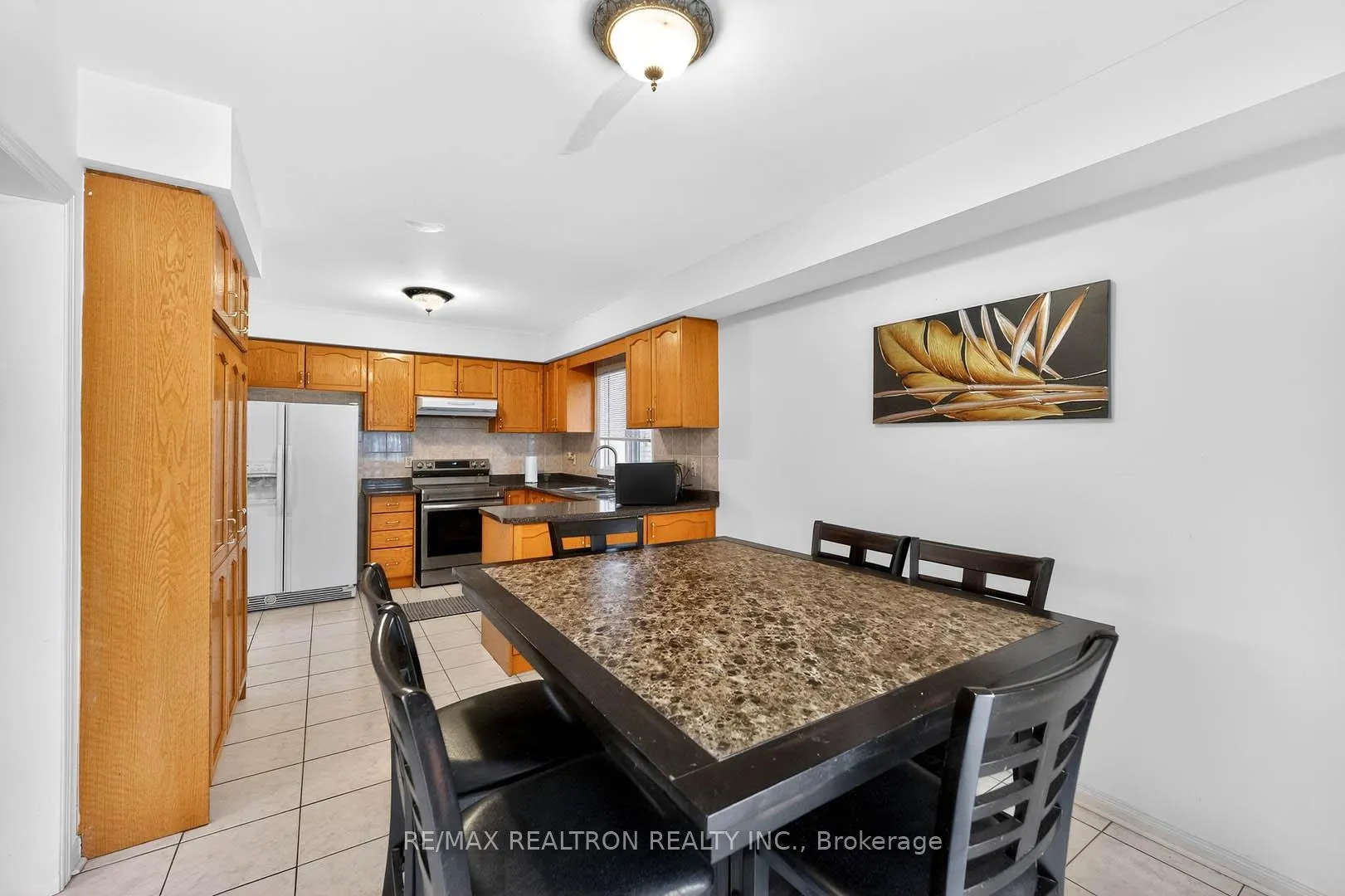 Photo 15 of 16 Pacific Wind Crescent, Brampton, Sandringham-Wellington — HOMEH