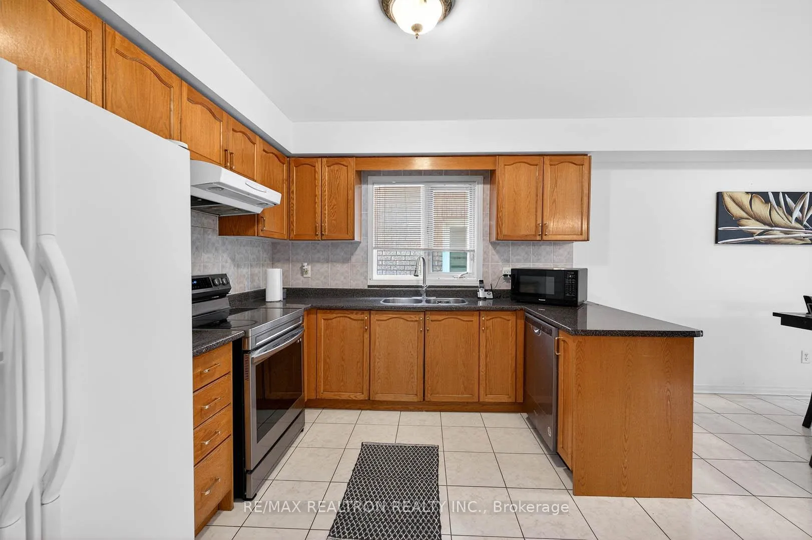 Photo 18 of 16 Pacific Wind Crescent, Brampton, Sandringham-Wellington — HOMEH
