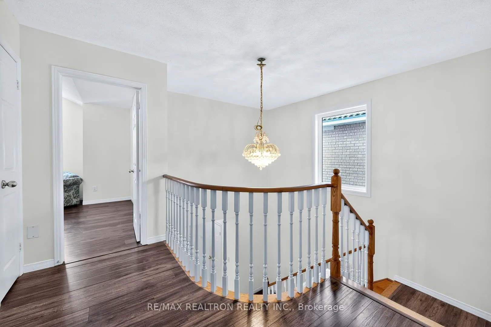 Photo 23 of 16 Pacific Wind Crescent, Brampton, Sandringham-Wellington — HOMEH