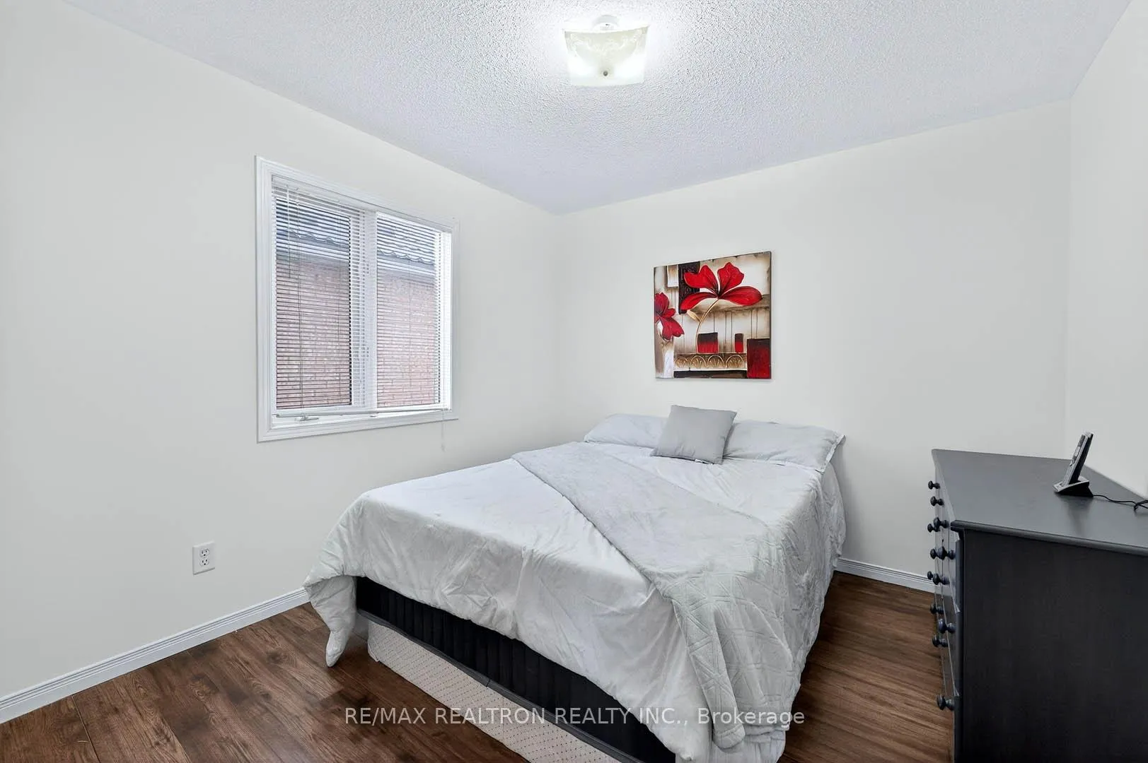 Photo 32 of 16 Pacific Wind Crescent, Brampton, Sandringham-Wellington — HOMEH