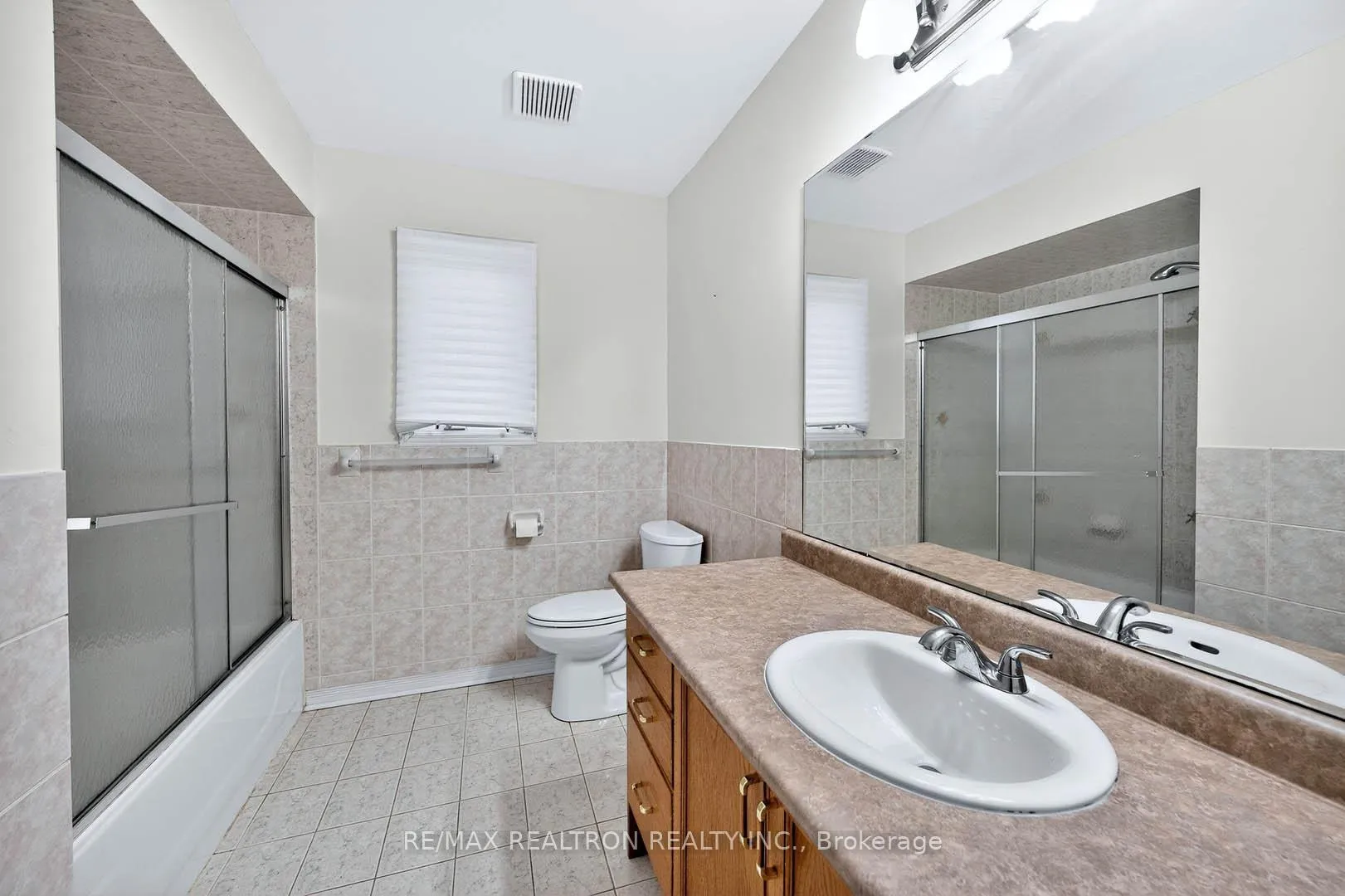 Photo 34 of 16 Pacific Wind Crescent, Brampton, Sandringham-Wellington — HOMEH