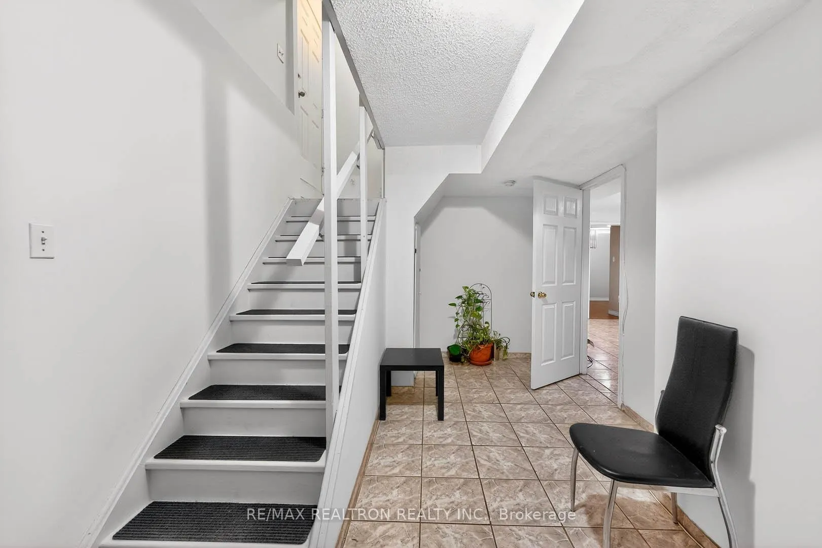 Photo 37 of 16 Pacific Wind Crescent, Brampton, Sandringham-Wellington — HOMEH