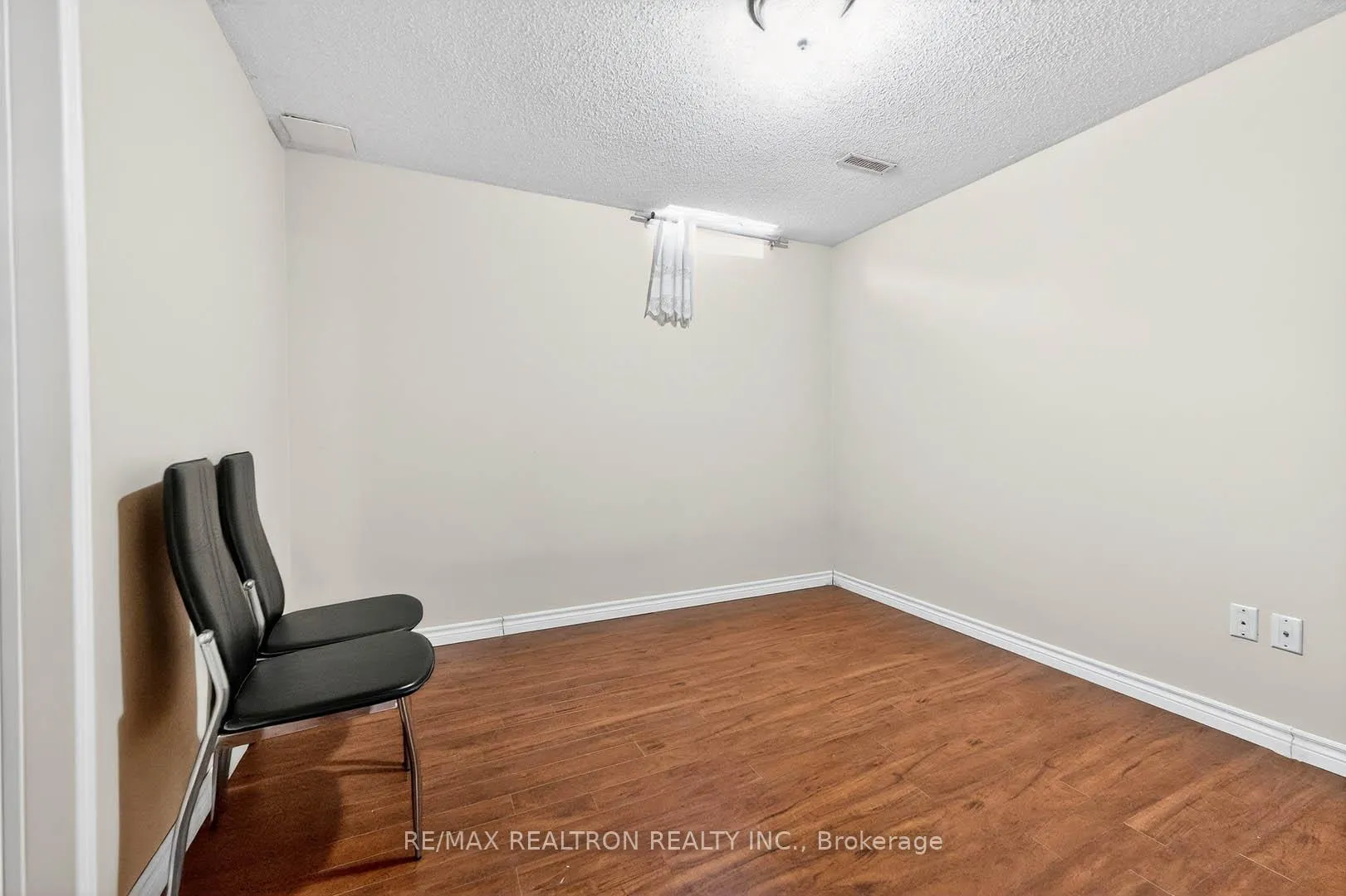 Photo 43 of 16 Pacific Wind Crescent, Brampton, Sandringham-Wellington — HOMEH