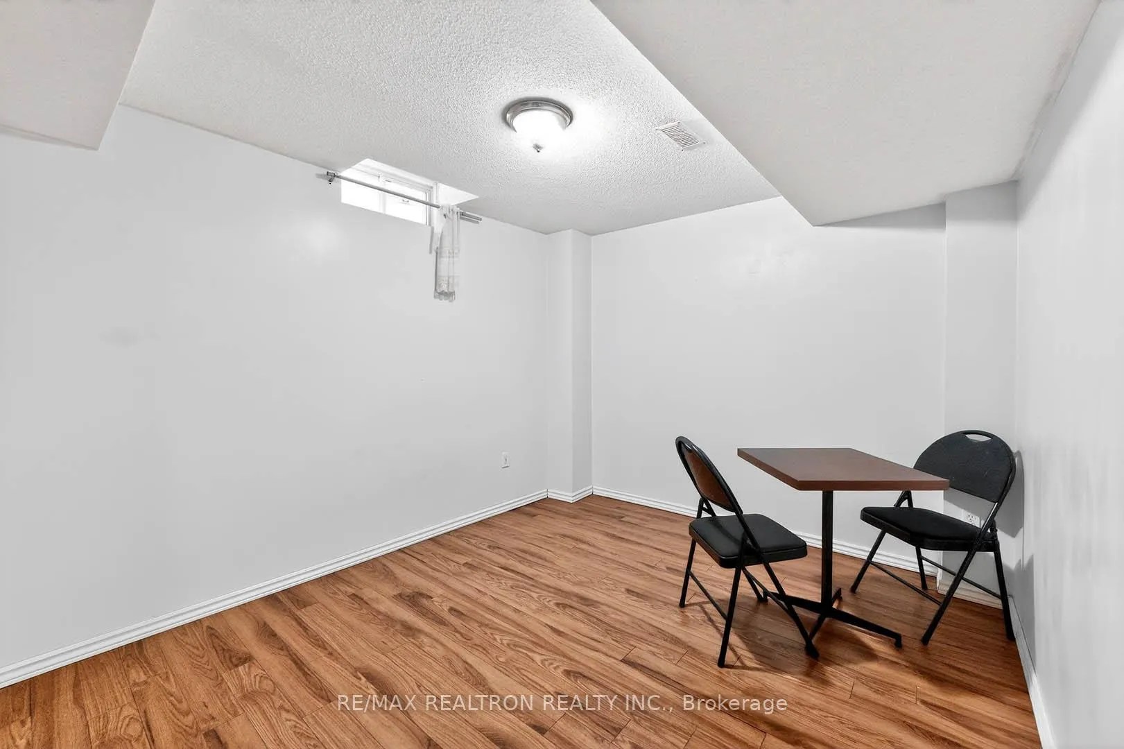 Photo 46 of 16 Pacific Wind Crescent, Brampton, Sandringham-Wellington — HOMEH