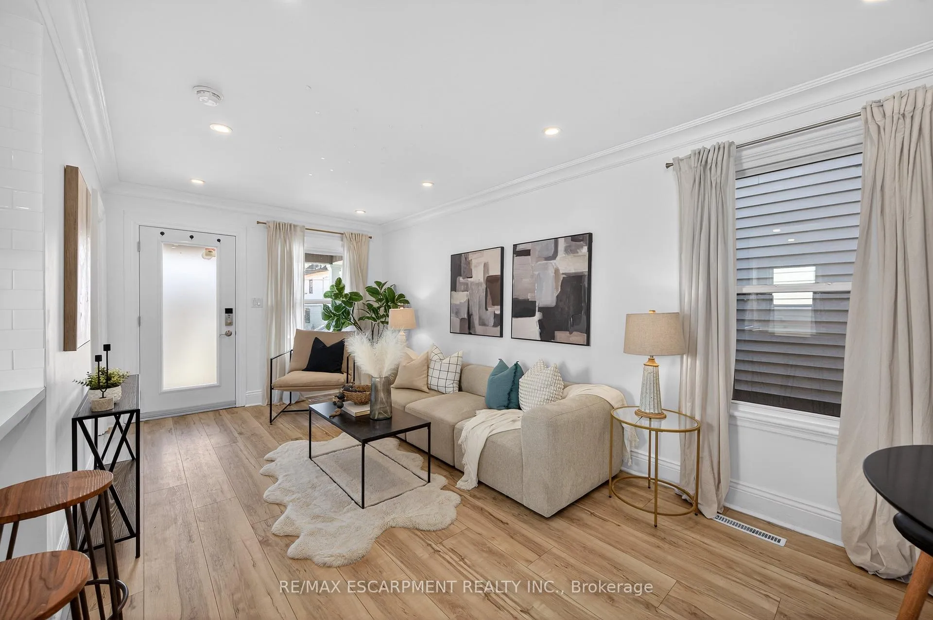 Photo 3 of 8 East 23rd Street, Hamilton, Eastmount — HOMEH