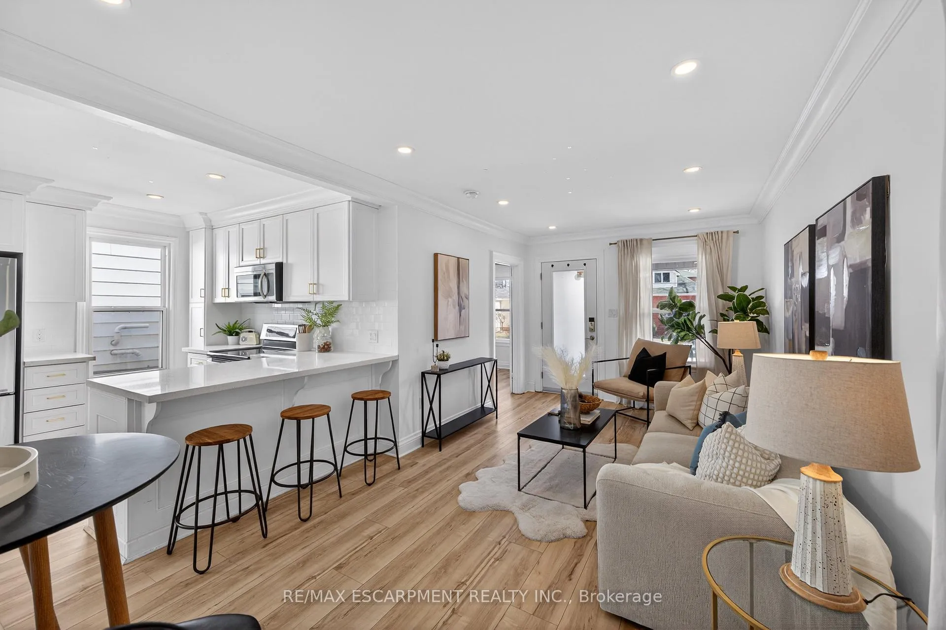 Photo 7 of 8 East 23rd Street, Hamilton, Eastmount — HOMEH