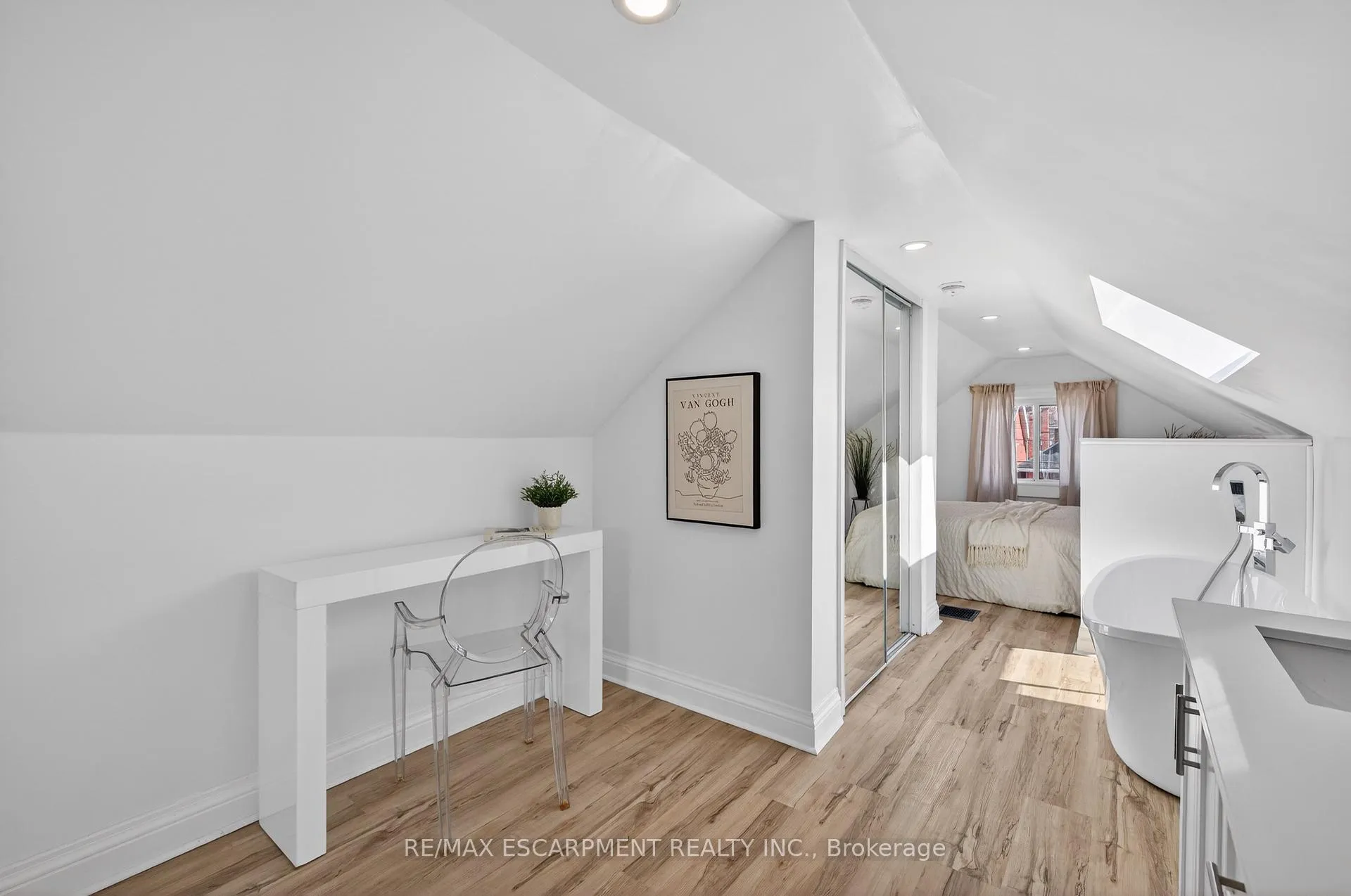 Photo 24 of 8 East 23rd Street, Hamilton, Eastmount — HOMEH