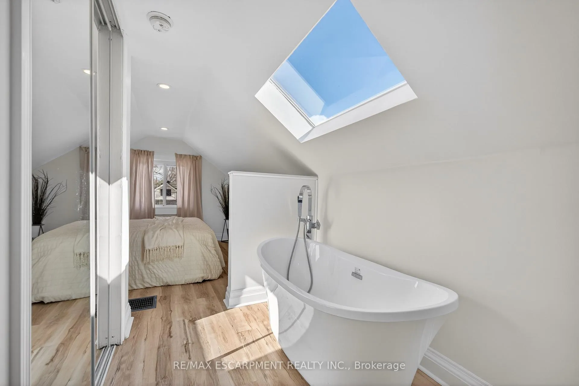 Photo 27 of 8 East 23rd Street, Hamilton, Eastmount — HOMEH