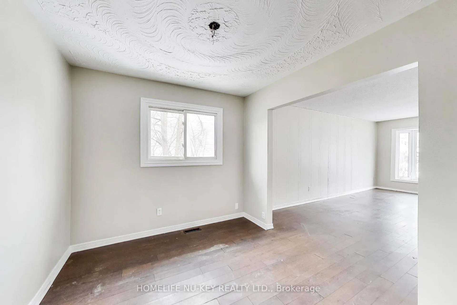 Photo 8 of 77 Frost Trail, Barrie, Letitia Heights — HOMEH