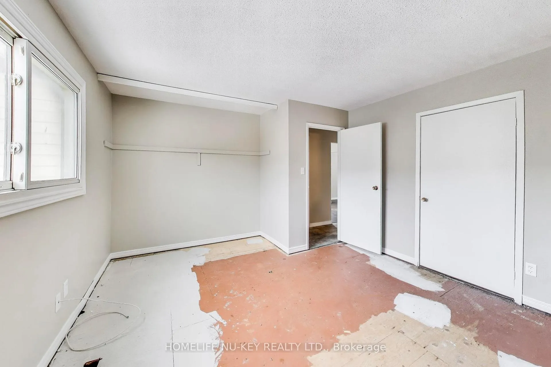 Photo 18 of 77 Frost Trail, Barrie, Letitia Heights — HOMEH