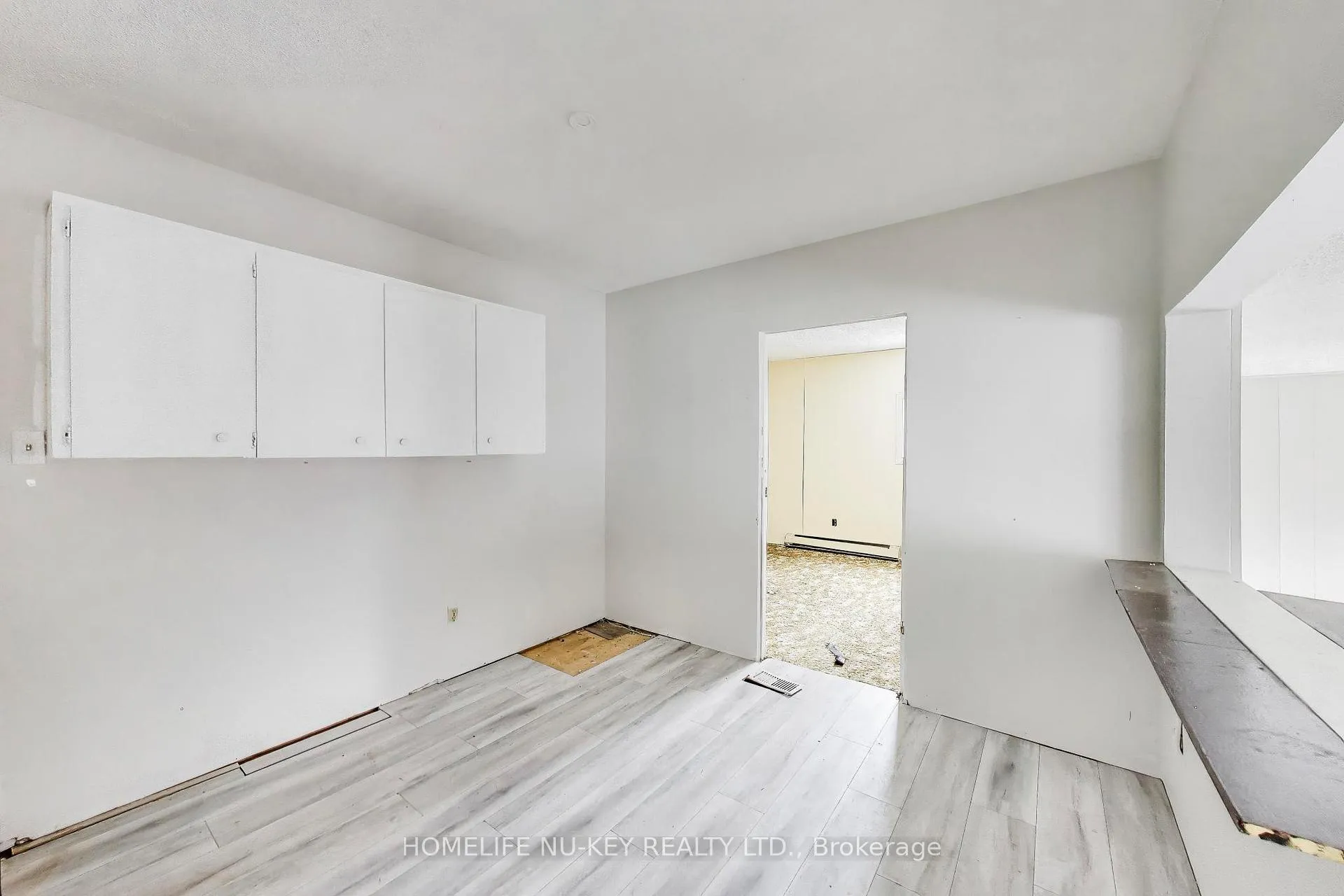Photo 24 of 77 Frost Trail, Barrie, Letitia Heights — HOMEH