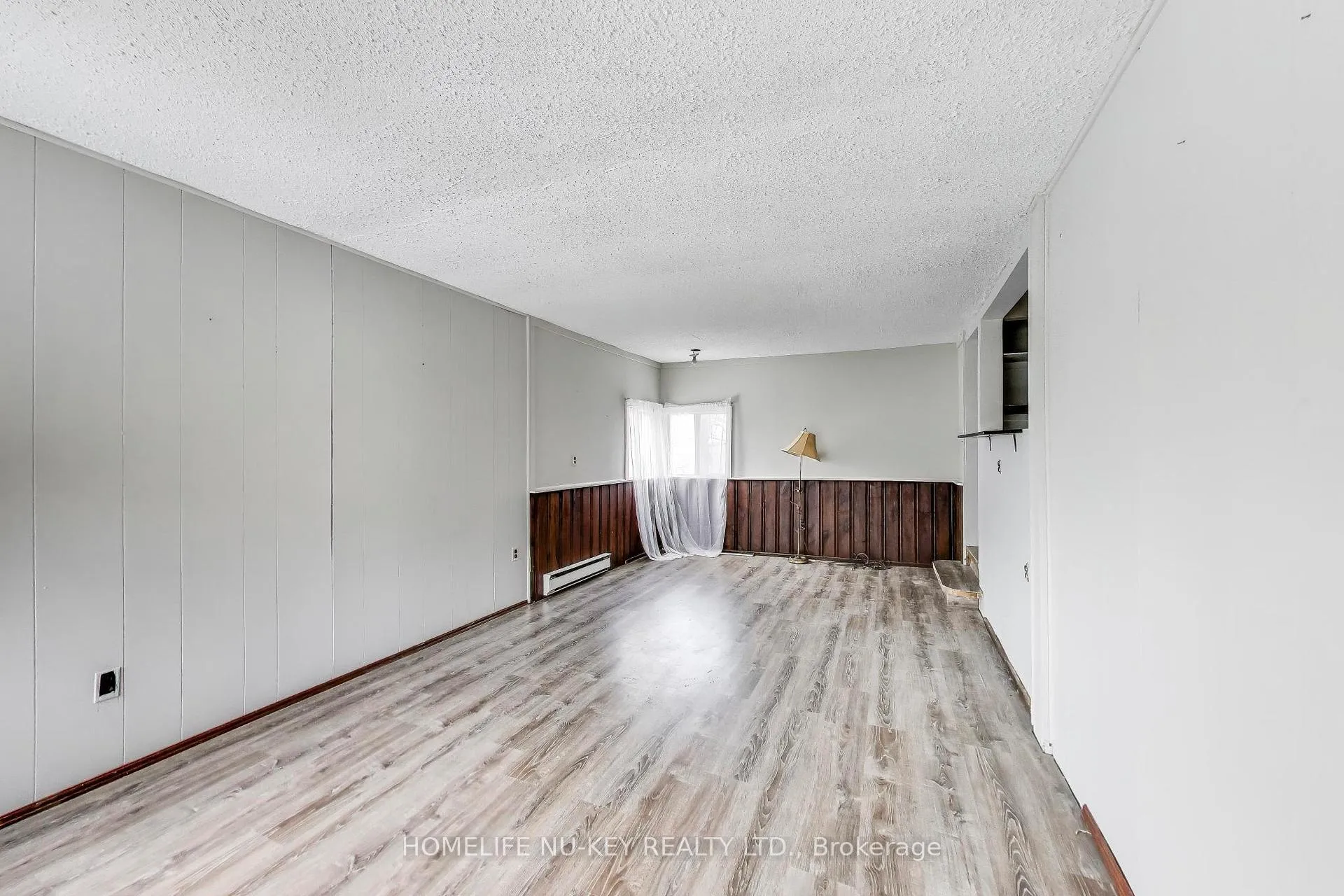 Photo 28 of 77 Frost Trail, Barrie, Letitia Heights — HOMEH
