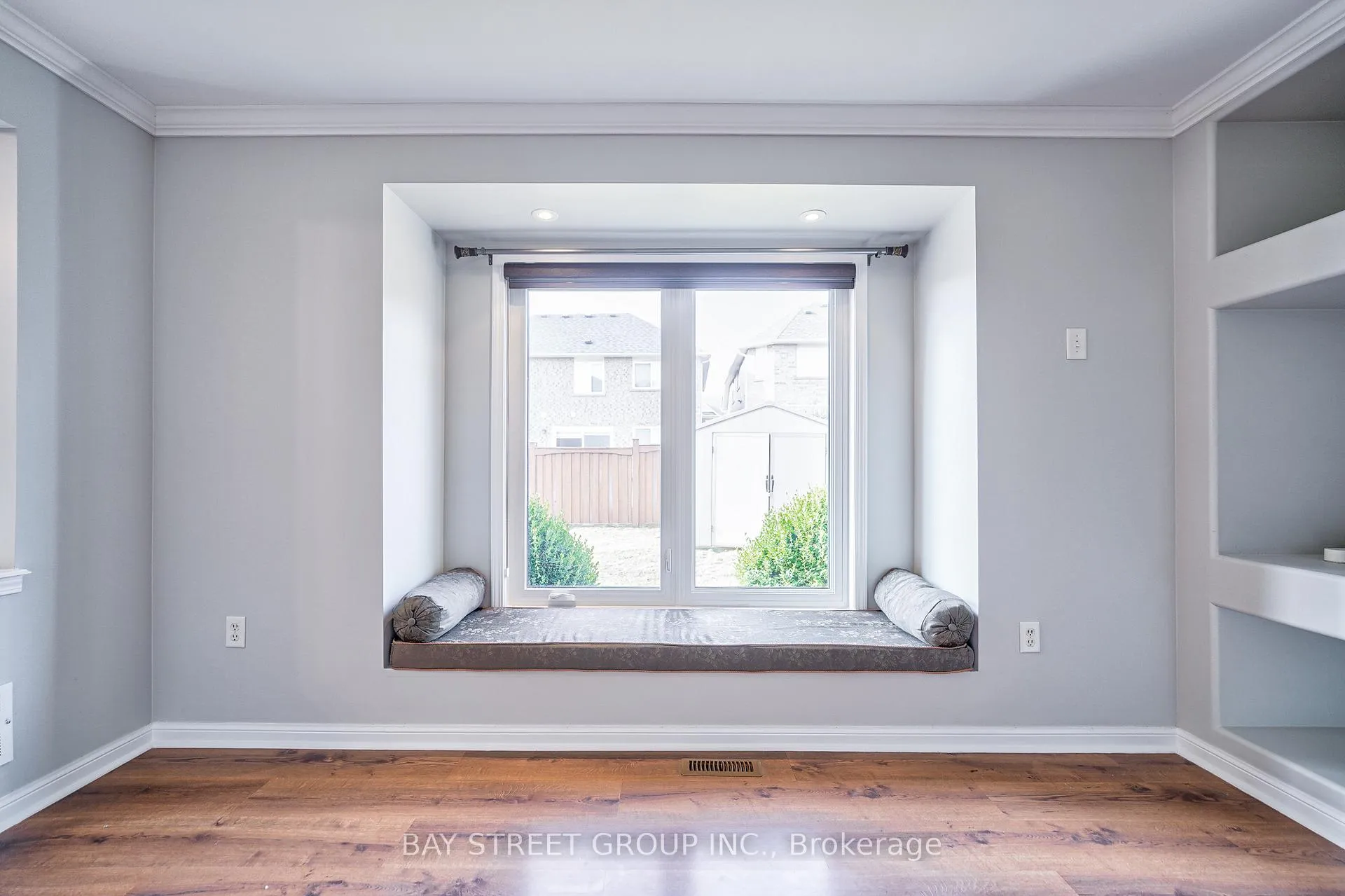 Photo 12 of 18 Leagrove Street, Brampton, Fletcher's Meadow — HOMEH