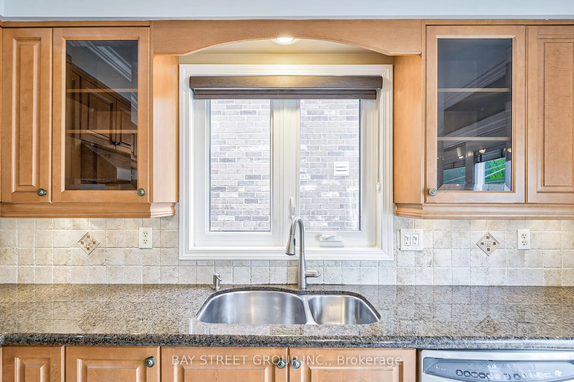 Photo 18 of 18 Leagrove Street, Brampton, Fletcher's Meadow — HOMEH