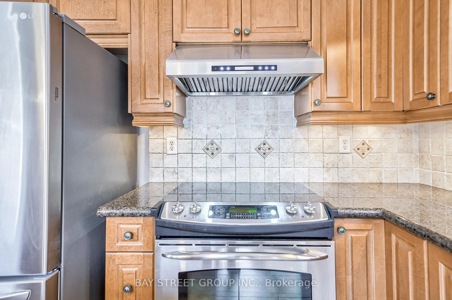 Photo 19 of 18 Leagrove Street, Brampton, Fletcher's Meadow — HOMEH