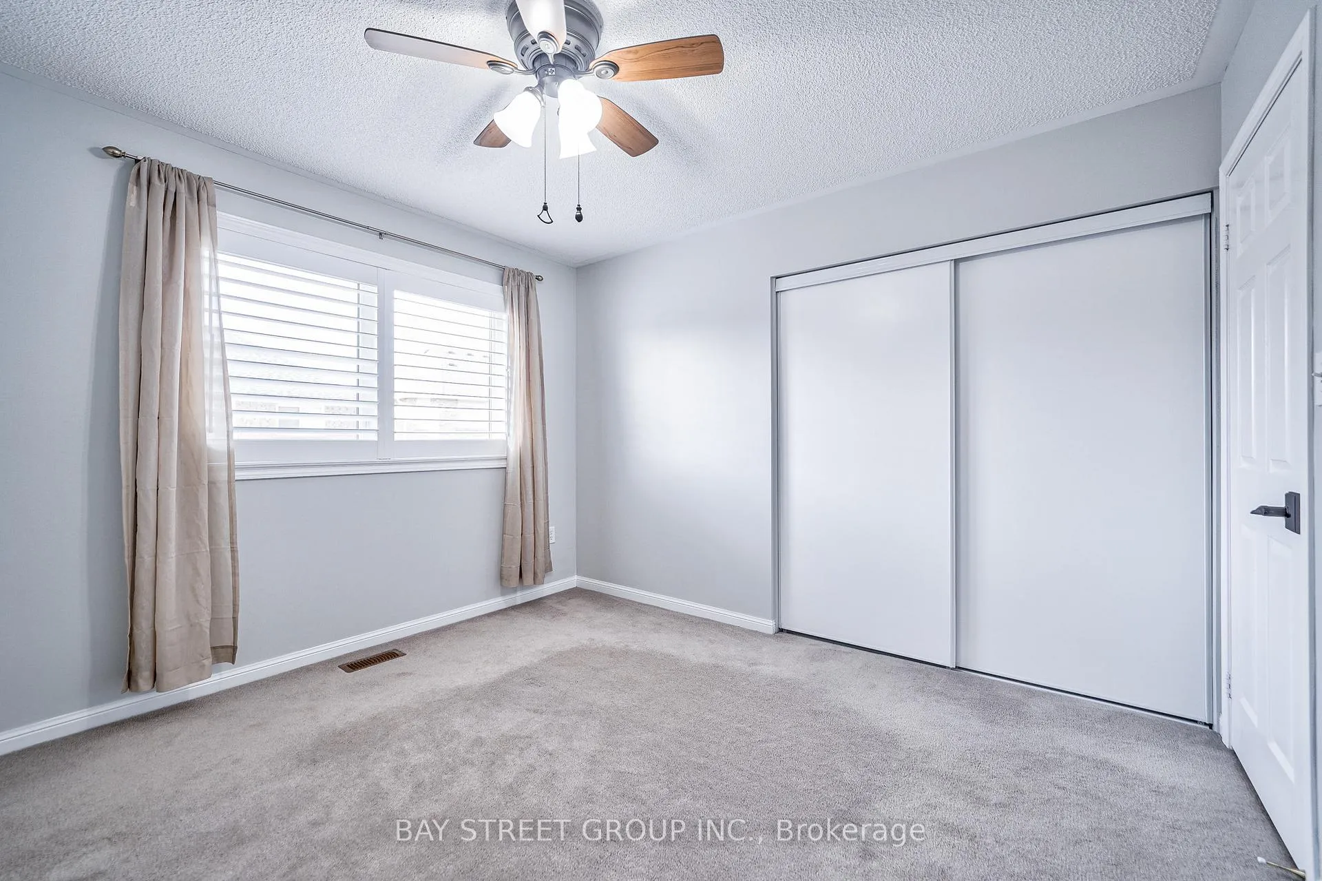 Photo 24 of 18 Leagrove Street, Brampton, Fletcher's Meadow — HOMEH