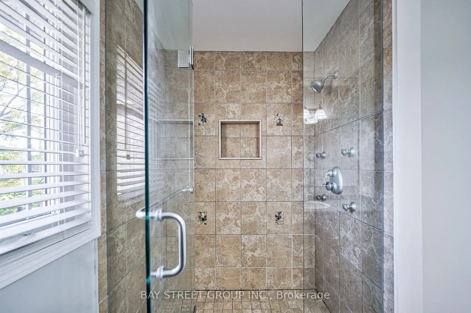 Photo 31 of 18 Leagrove Street, Brampton, Fletcher's Meadow — HOMEH