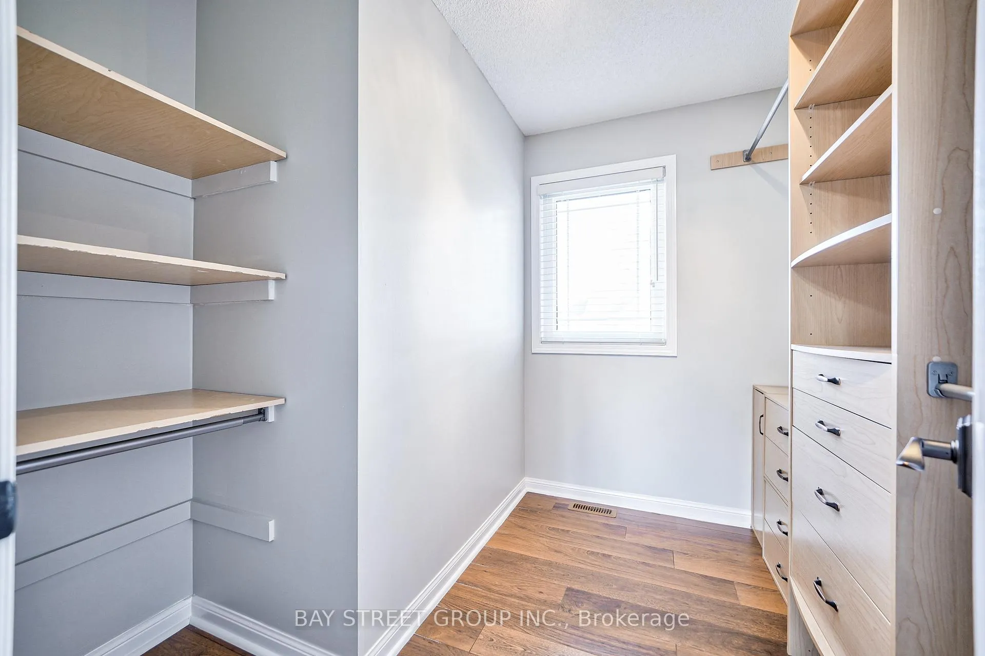 Photo 32 of 18 Leagrove Street, Brampton, Fletcher's Meadow — HOMEH