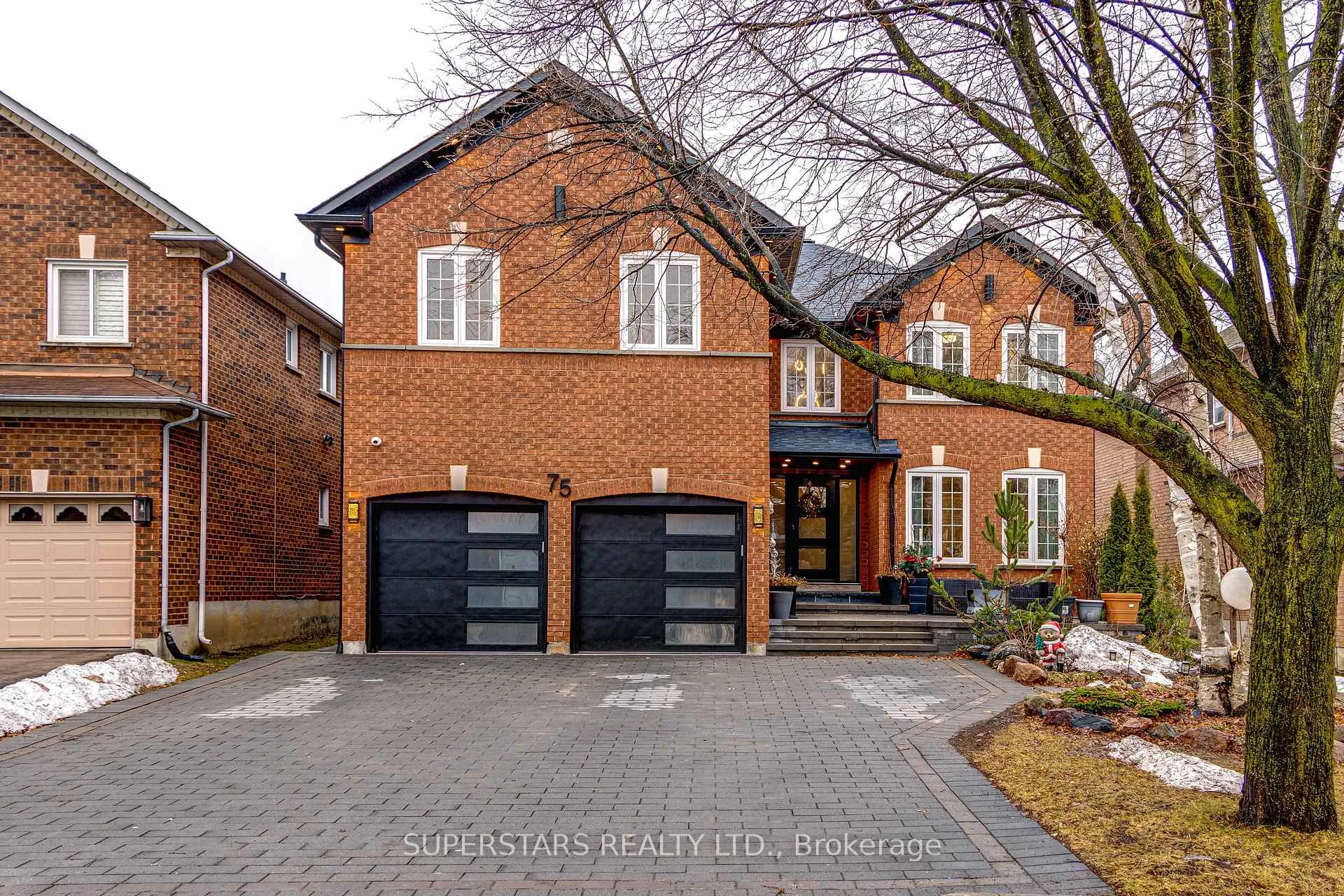 Front of 75 Rockwood Crescent