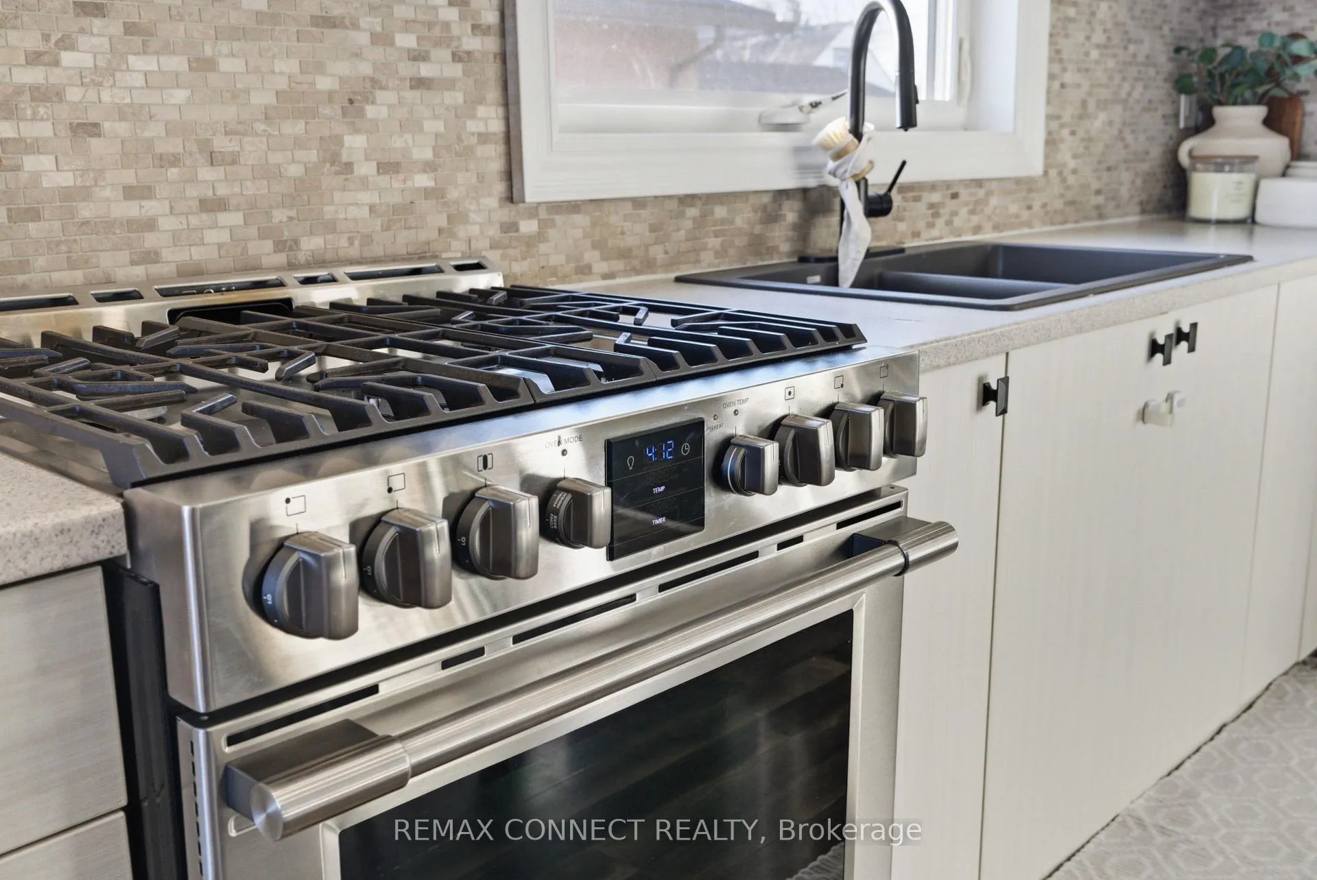 Photo 8 of 232 George Street, Oshawa, Central — HOMEH