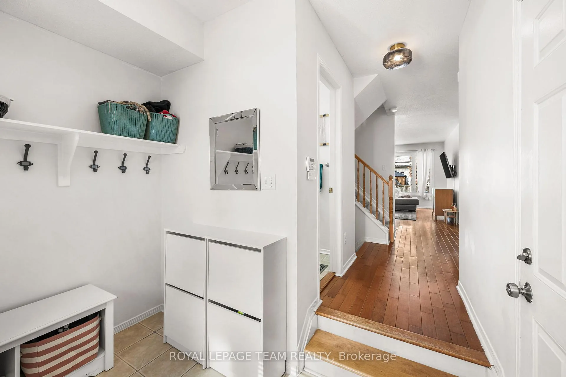 Photo 3 of 211 Longshire Circle, Ottawa, Barrhaven - Longfields — HOMEH