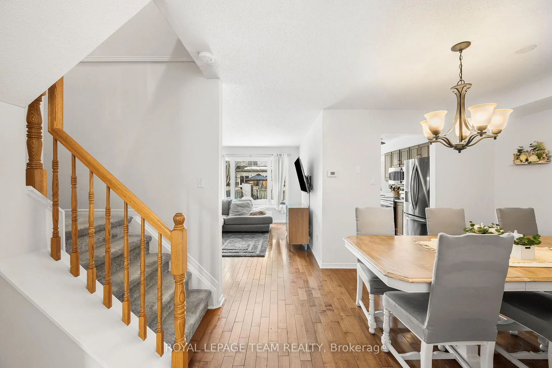 Photo 5 of 211 Longshire Circle, Ottawa, Barrhaven - Longfields — HOMEH