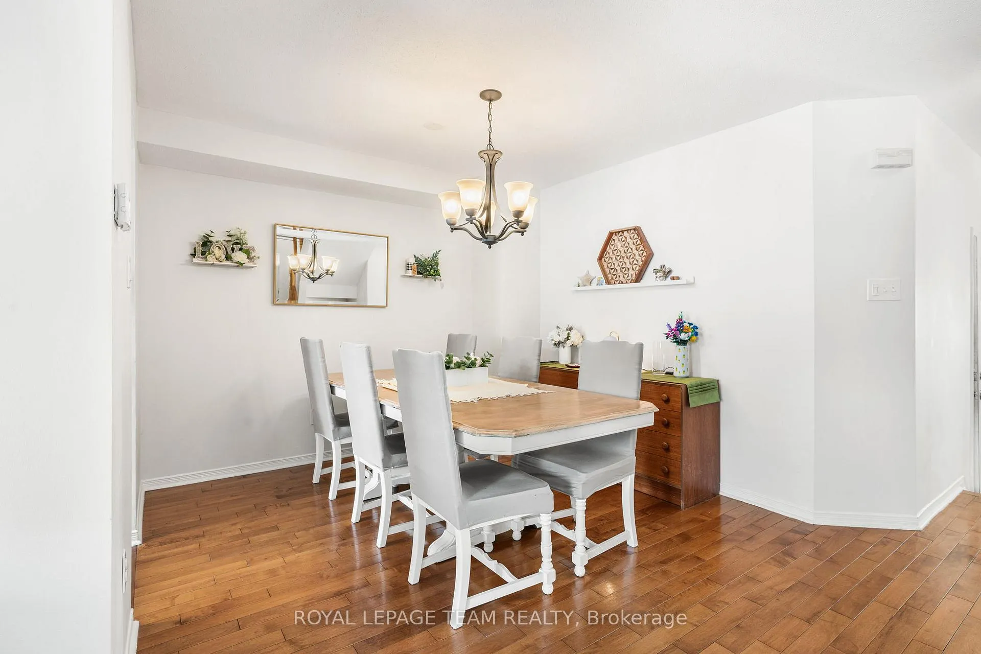Photo 7 of 211 Longshire Circle, Ottawa, Barrhaven - Longfields — HOMEH