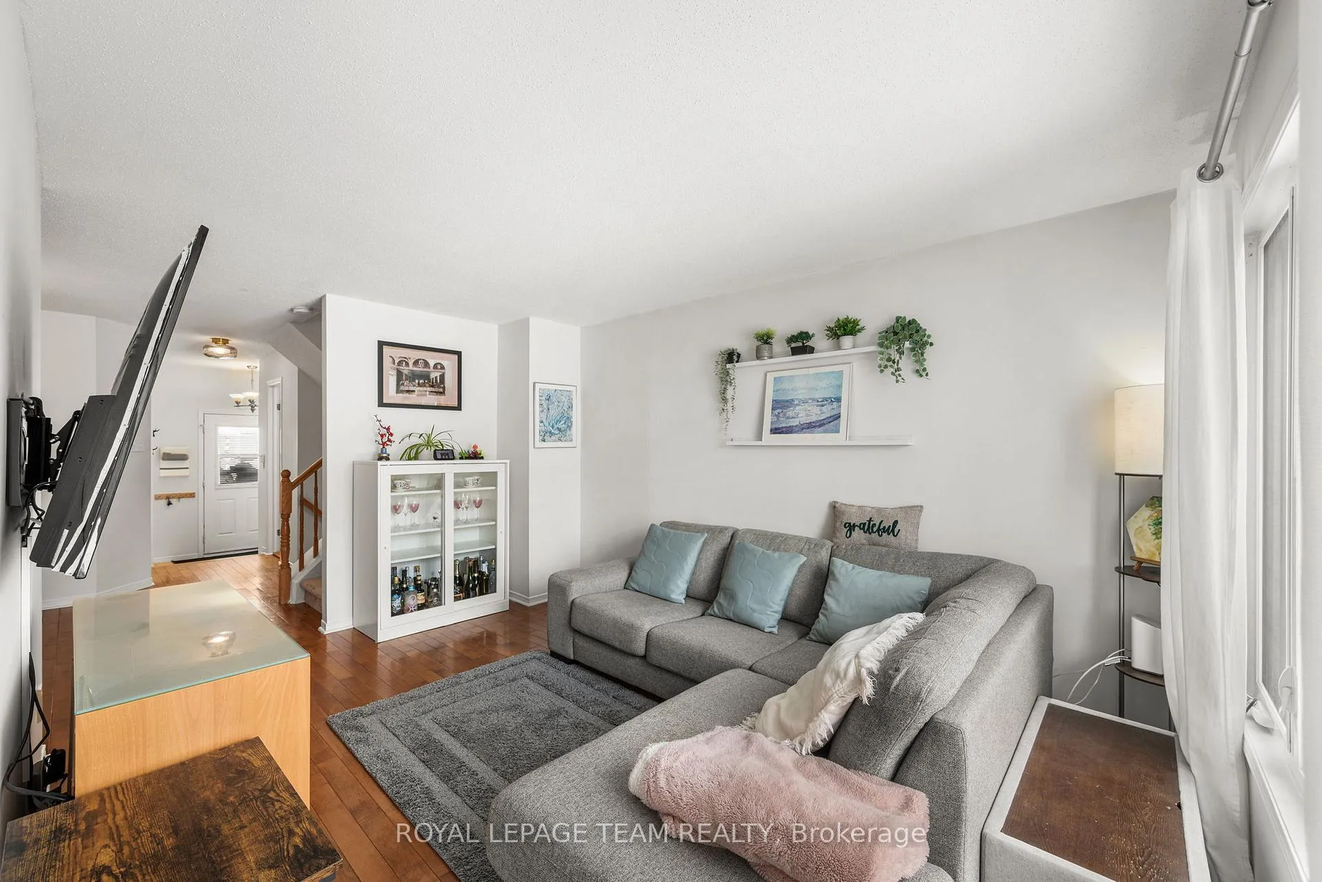 Photo 14 of 211 Longshire Circle, Ottawa, Barrhaven - Longfields — HOMEH