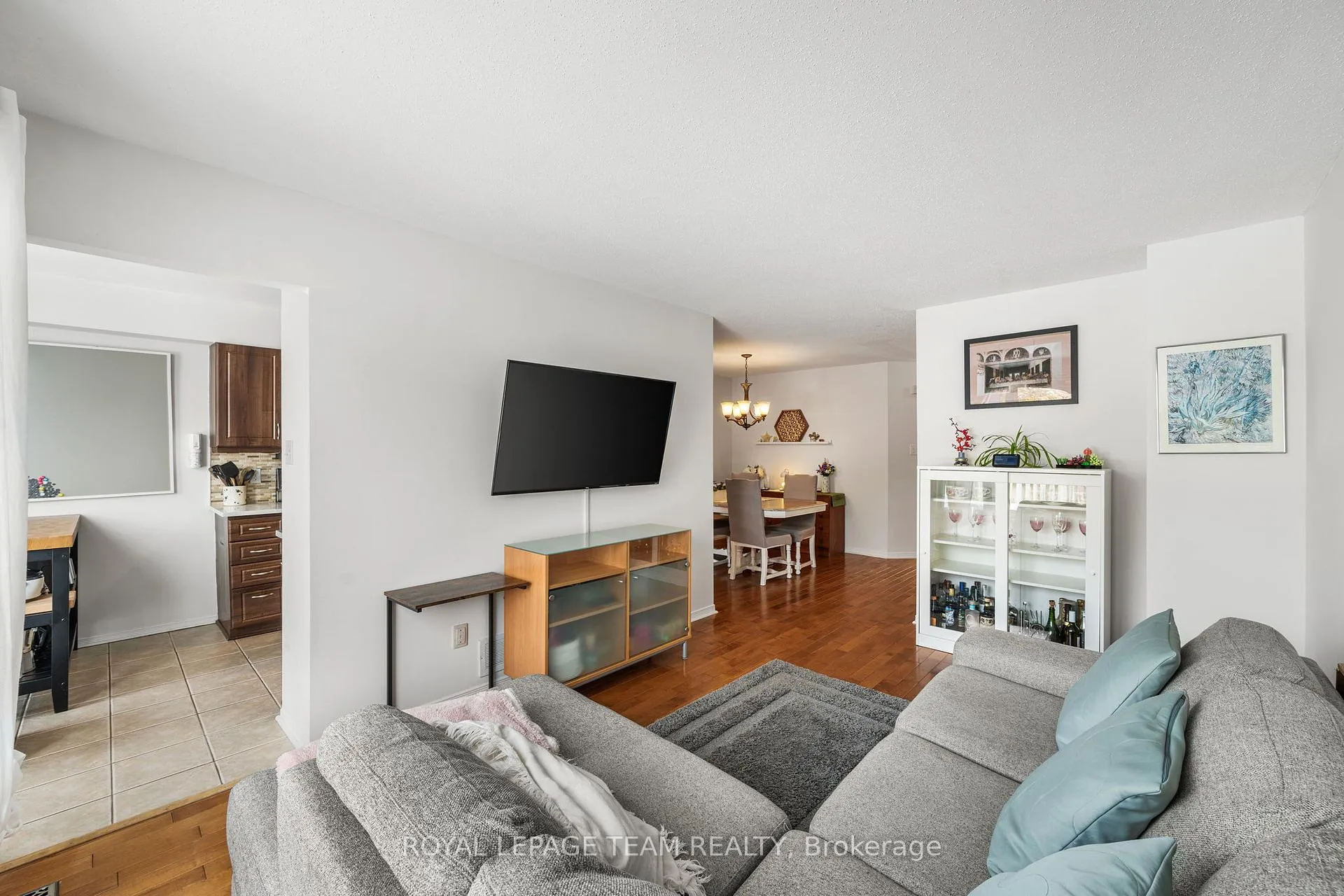 Photo 15 of 211 Longshire Circle, Ottawa, Barrhaven - Longfields — HOMEH