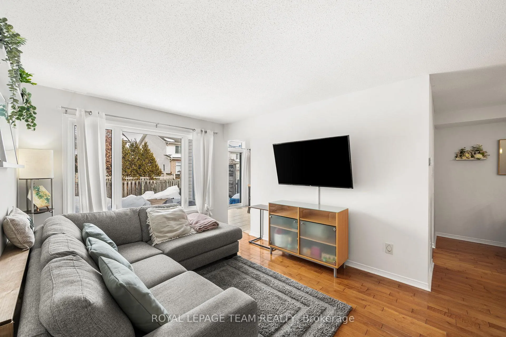 Photo 16 of 211 Longshire Circle, Ottawa, Barrhaven - Longfields — HOMEH