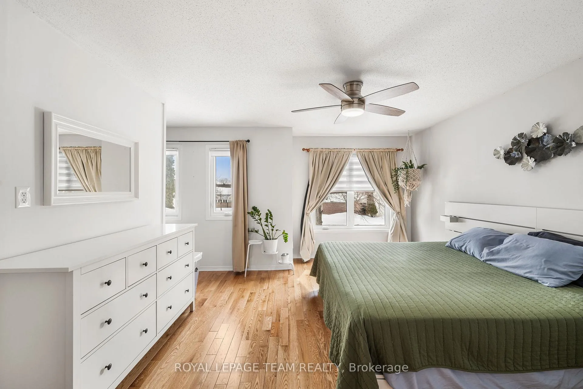 Photo 20 of 211 Longshire Circle, Ottawa, Barrhaven - Longfields — HOMEH