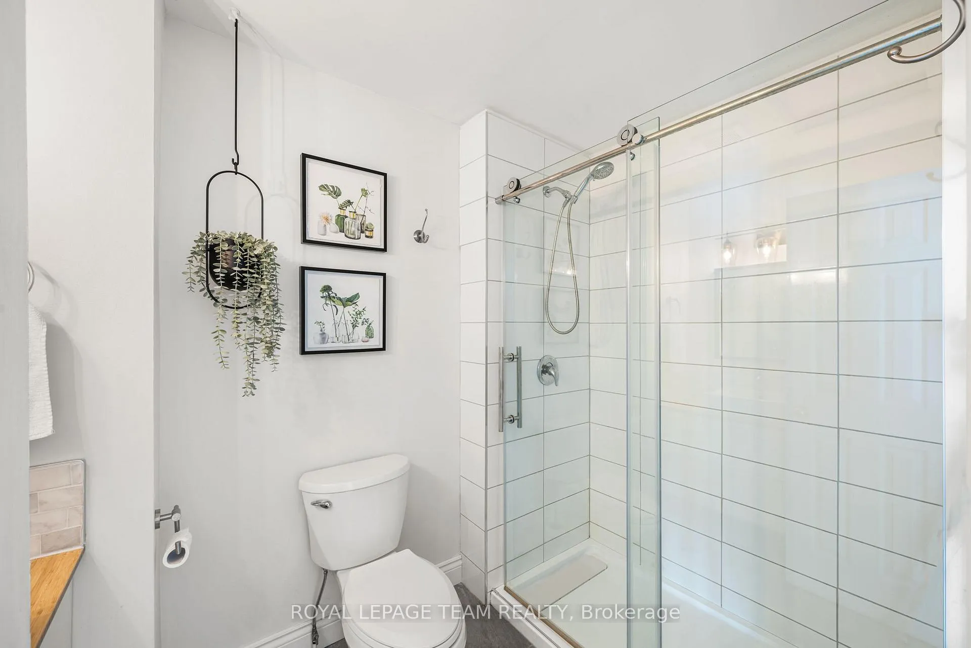 Photo 23 of 211 Longshire Circle, Ottawa, Barrhaven - Longfields — HOMEH