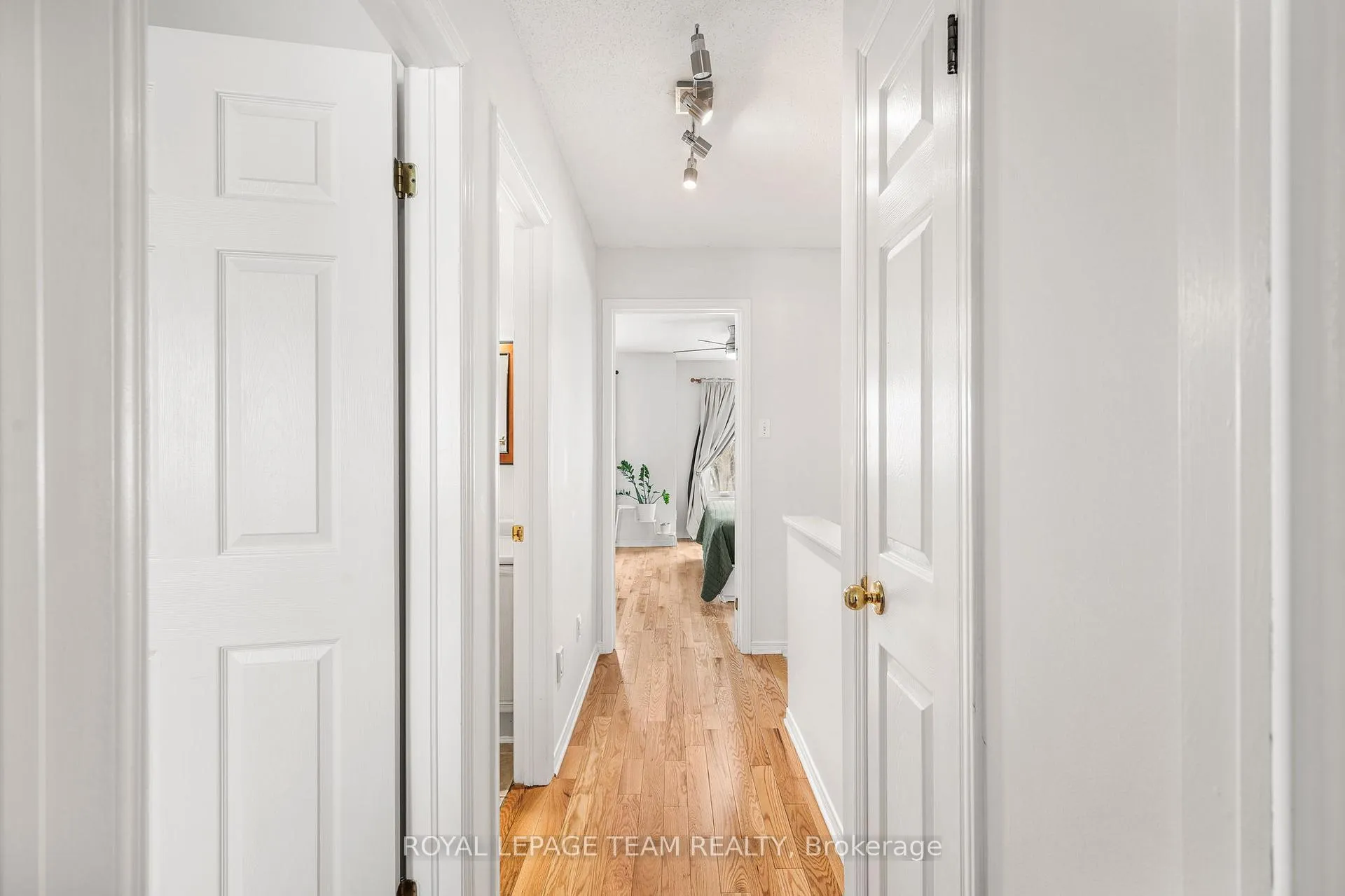Photo 29 of 211 Longshire Circle, Ottawa, Barrhaven - Longfields — HOMEH