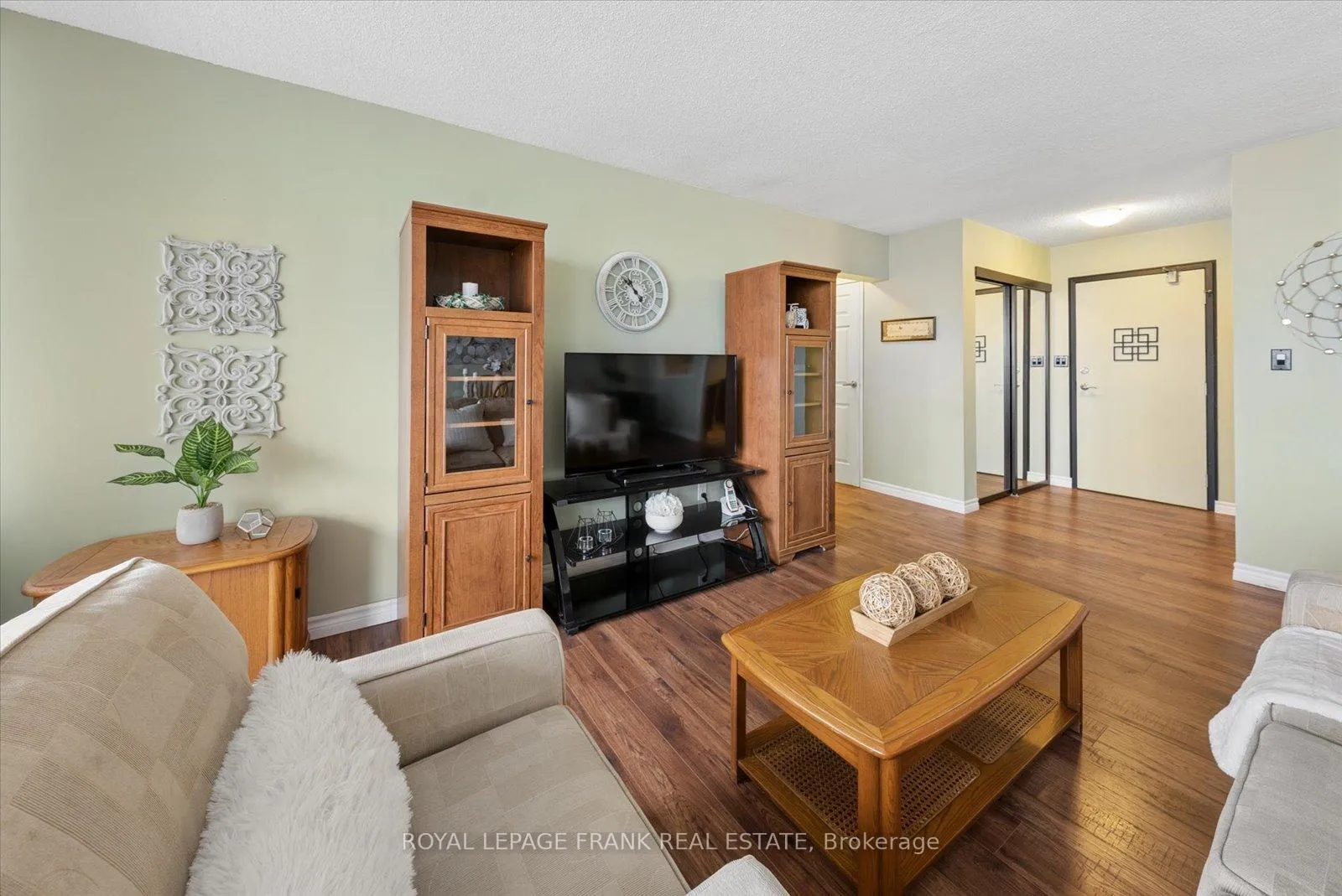 Photo 8 of Unit 915, 55 William Street E, Oshawa, O'Neill — HOMEH