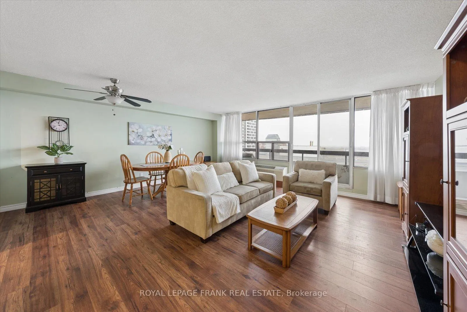 Photo 11 of Unit 915, 55 William Street E, Oshawa, O'Neill — HOMEH