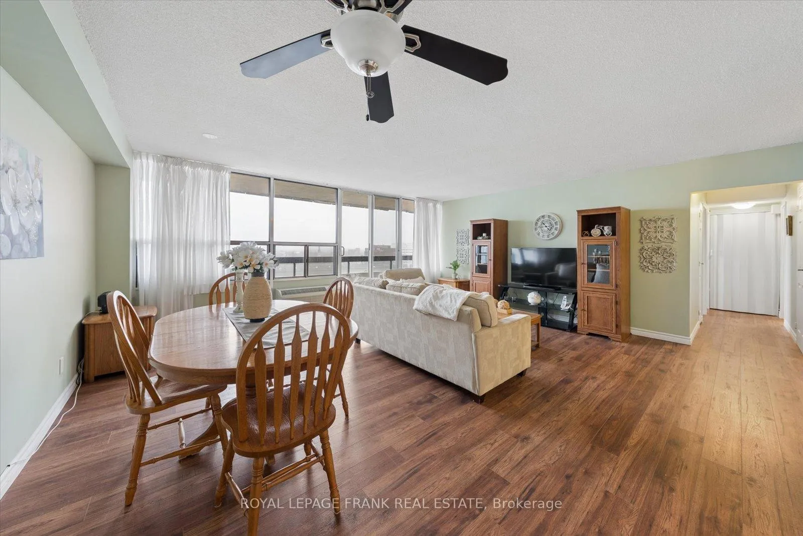 Photo 13 of Unit 915, 55 William Street E, Oshawa, O'Neill — HOMEH