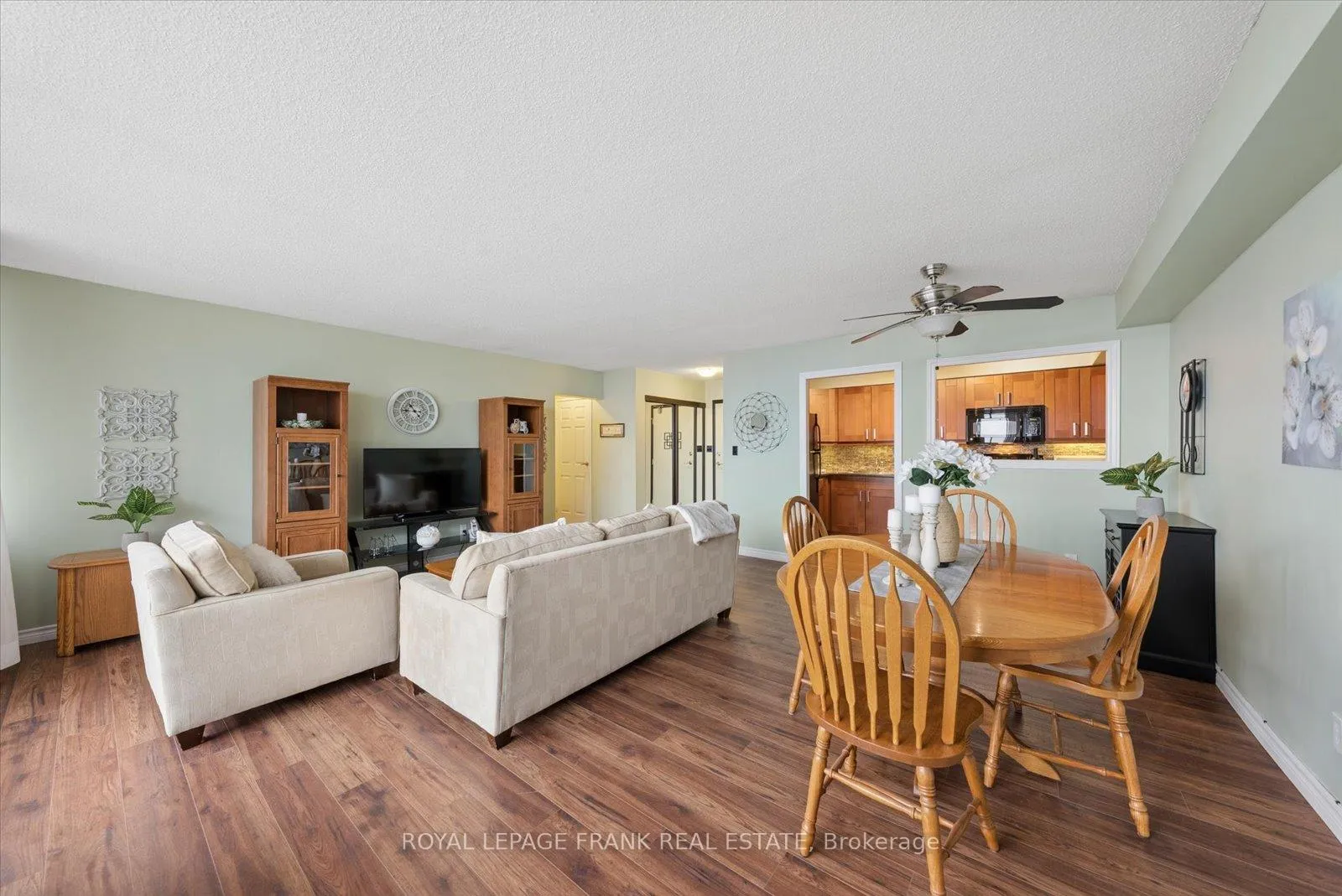 Photo 15 of Unit 915, 55 William Street E, Oshawa, O'Neill — HOMEH