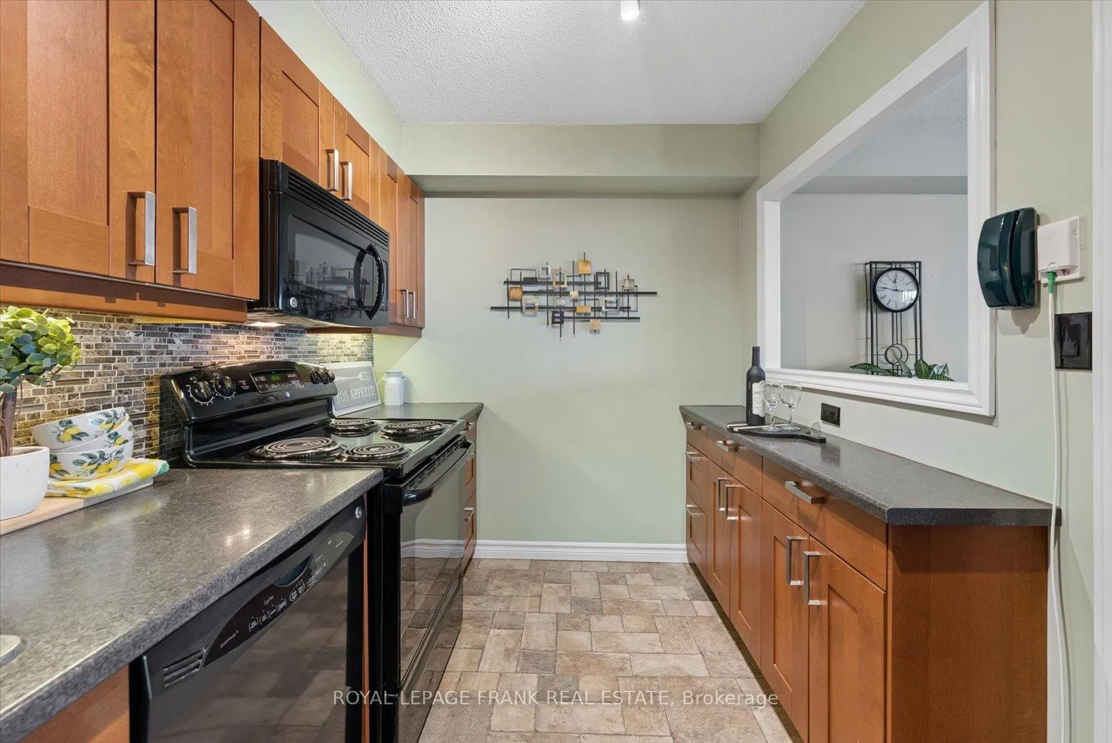 Photo 19 of Unit 915, 55 William Street E, Oshawa, O'Neill — HOMEH