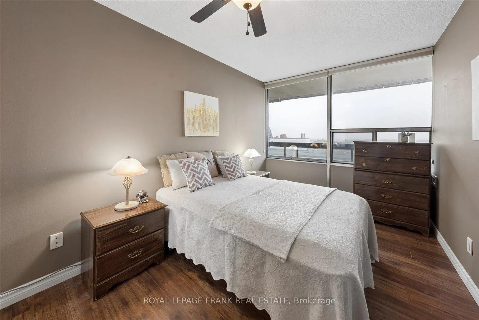 Photo 25 of Unit 915, 55 William Street E, Oshawa, O'Neill — HOMEH